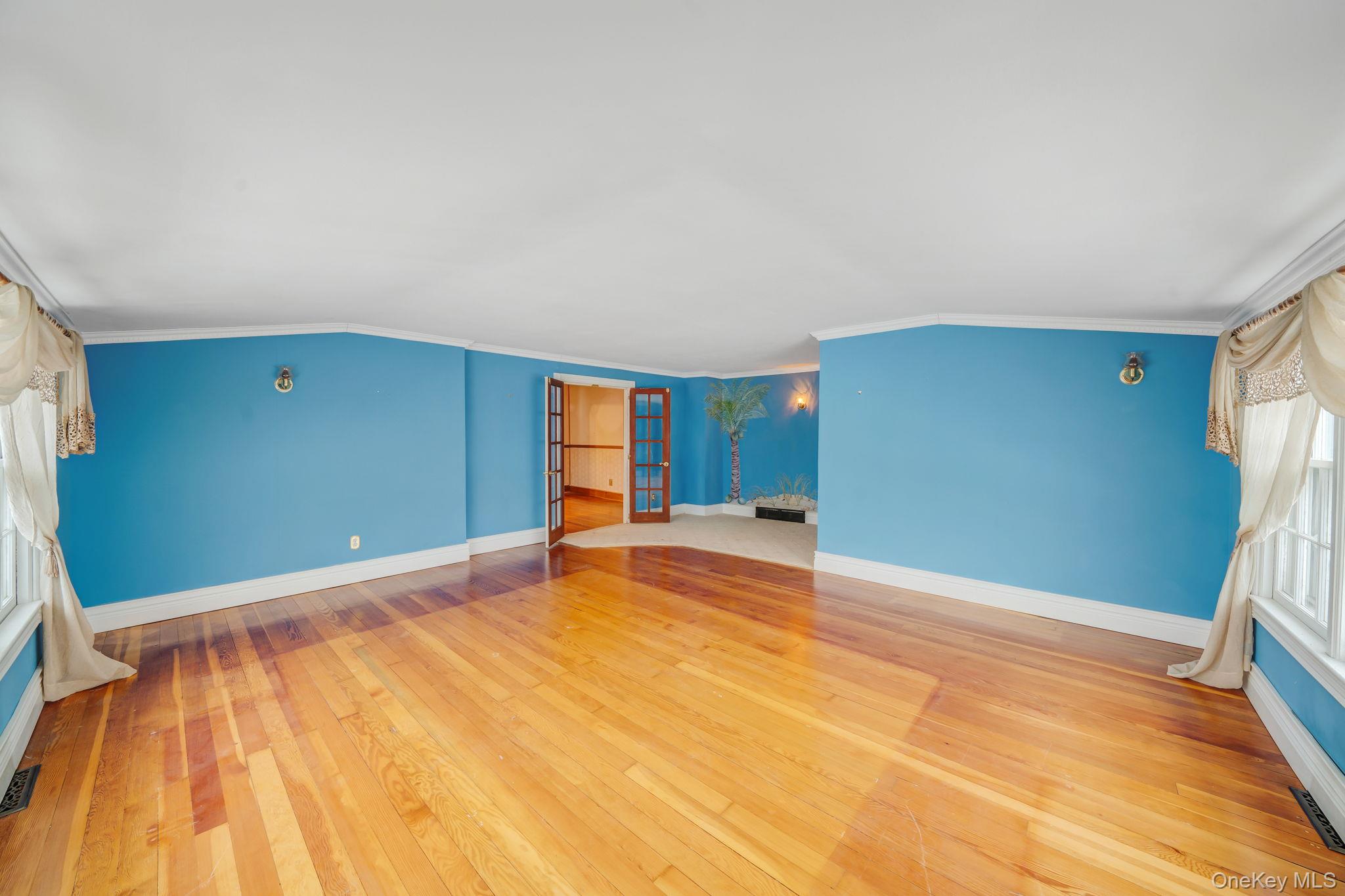 #8 photo, 778 Terry Road, Hauppauge , NY 11788