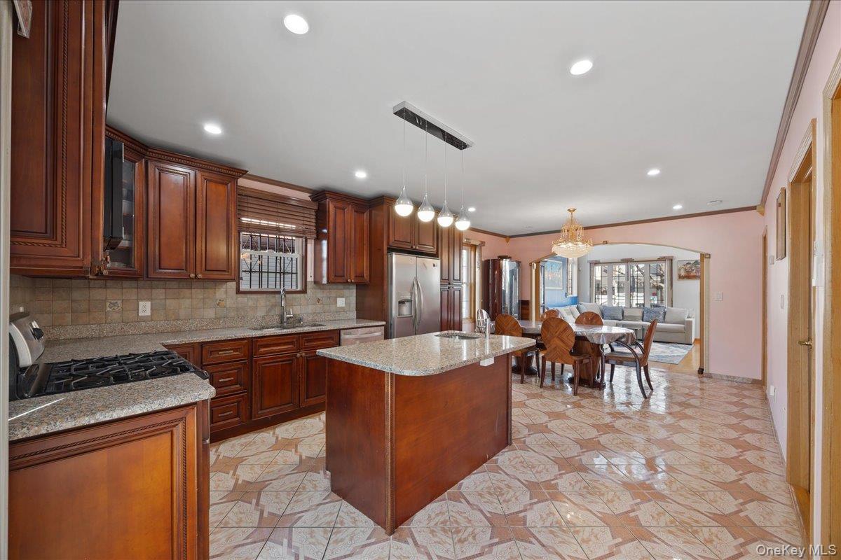 #12 photo, 8132 265th Street, 皇后区 Glen Oaks , NY 11004