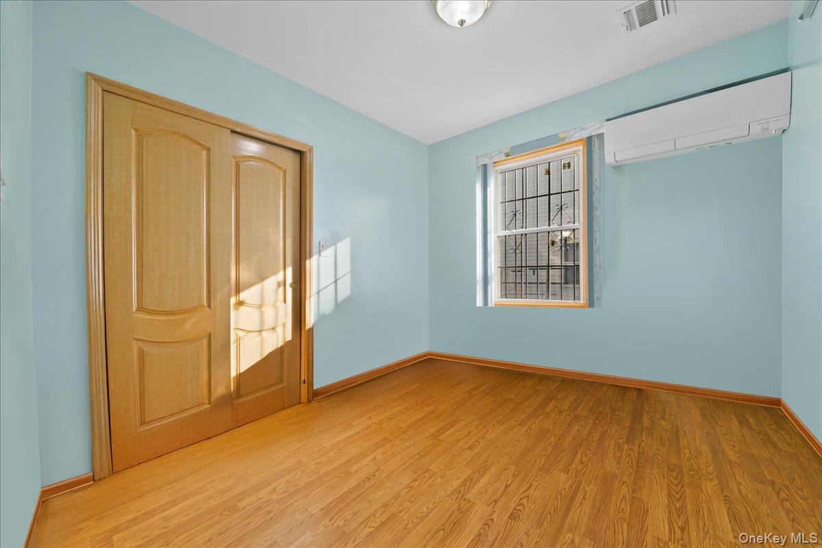 #14 photo, 8132 265th Street, 皇后区 Glen Oaks , NY 11004