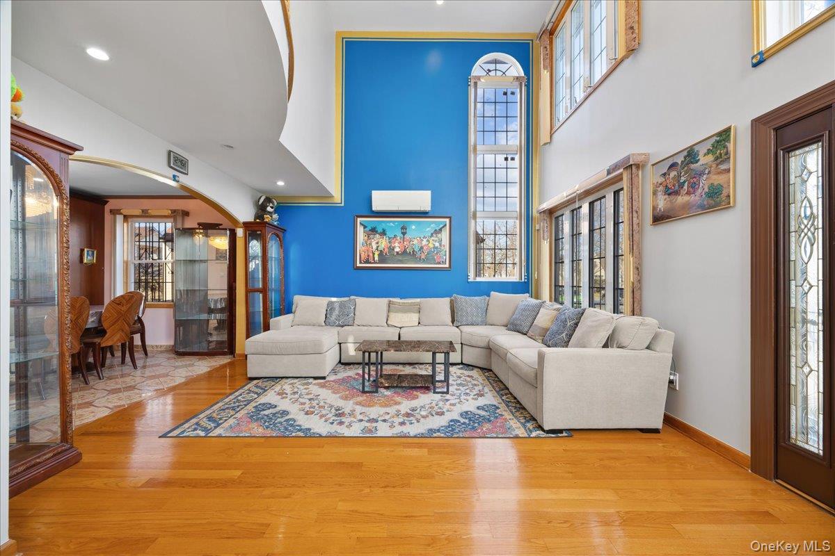 #5 photo, 8132 265th Street, 皇后区 Glen Oaks , NY 11004