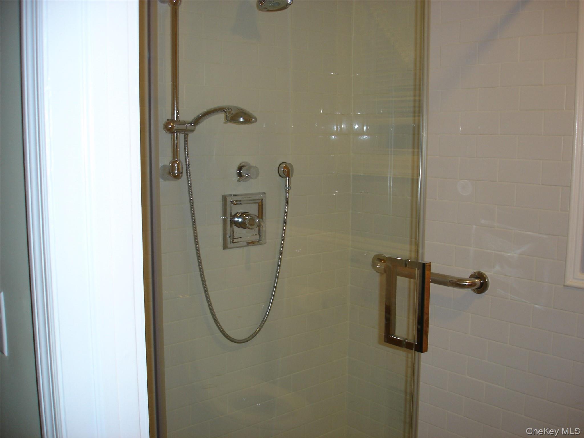 #10 photo, 156 Voss Avenue, Yonkers , NY 10703