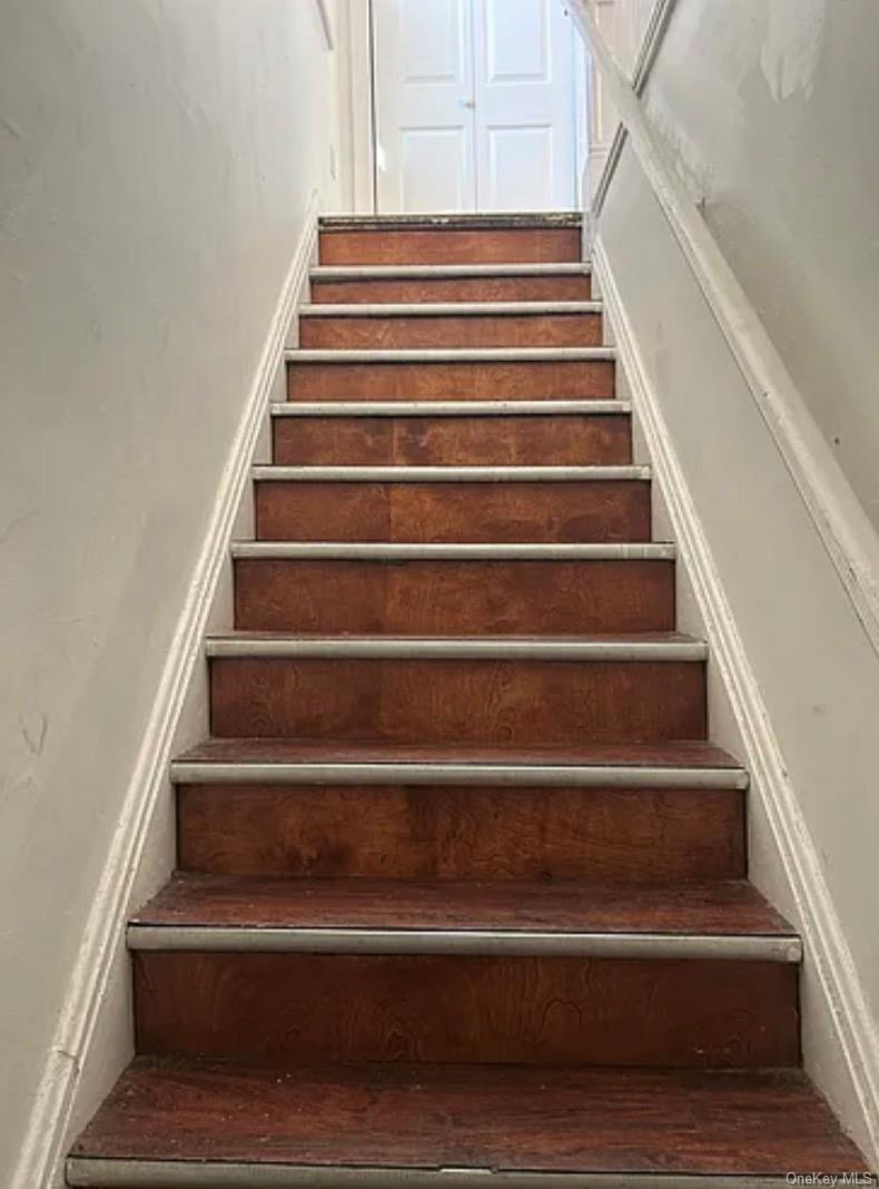 #7 photo, 1529 Gillespie Avenue, Bronx , NY 10461