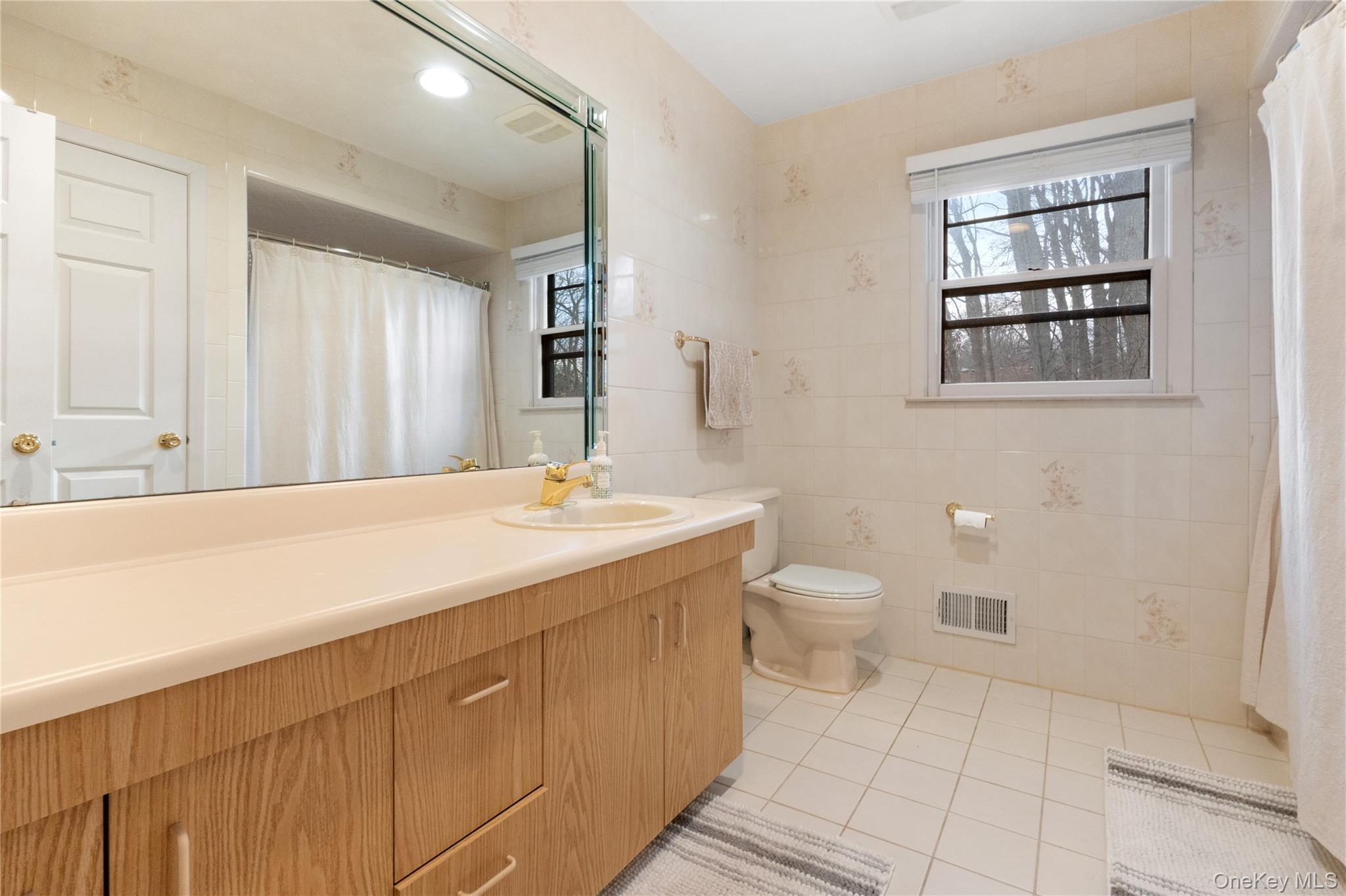 #17 photo, 25 CHEROKEE RD, Call Listing Agent , NJ 08816