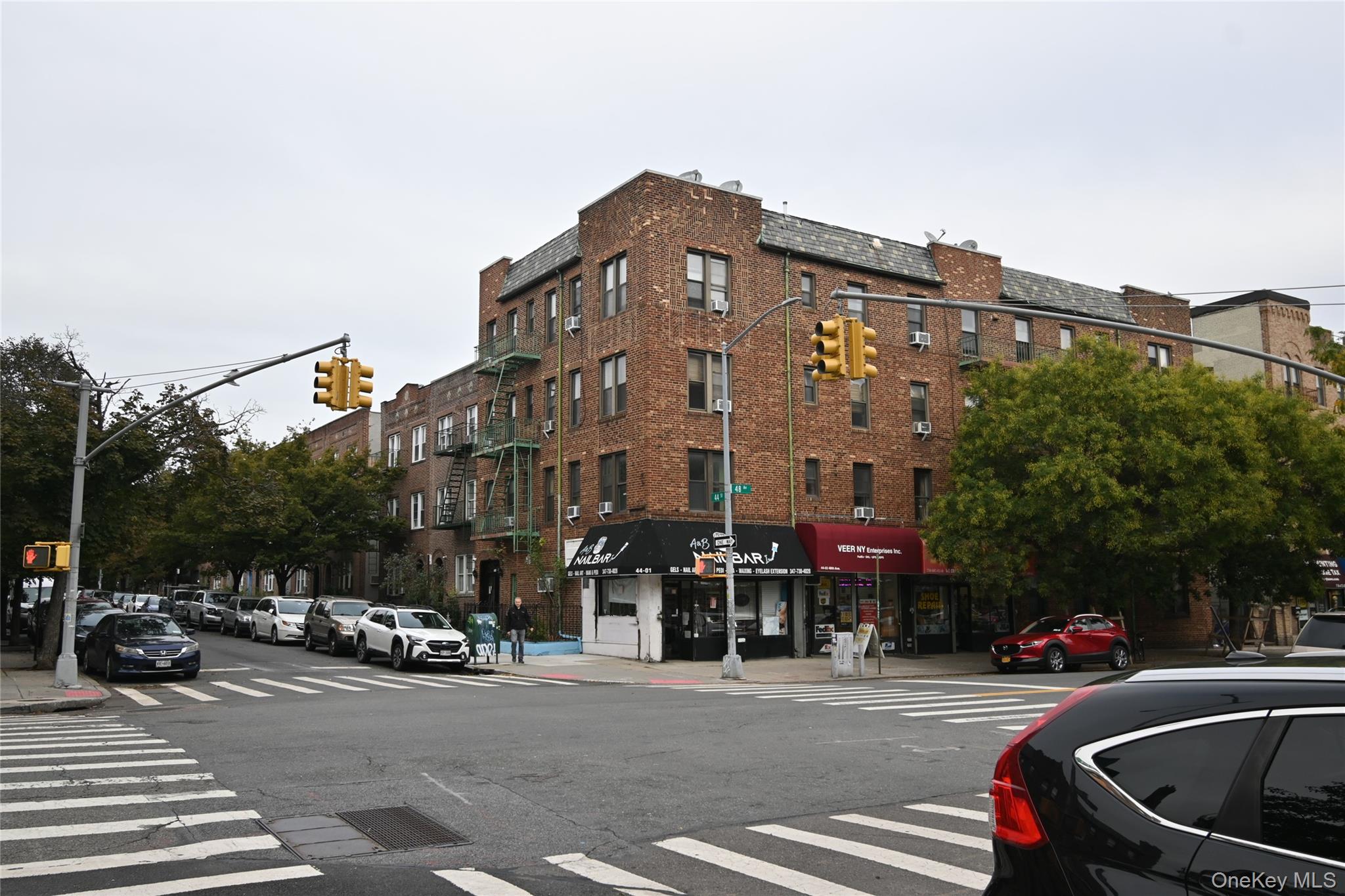 #10 photo, 43-10 48TH Avenue, Woodside , NY 11377