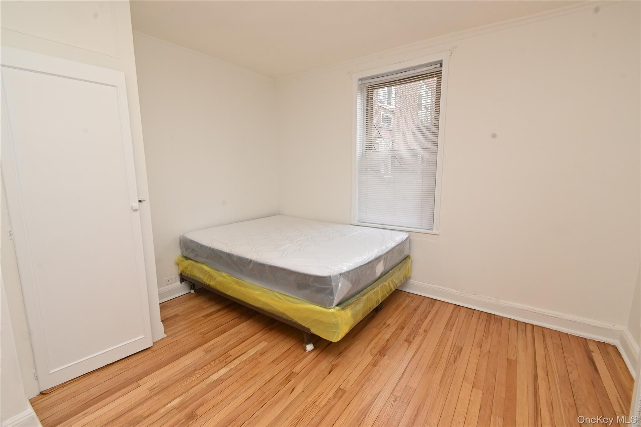 #18 photo, 43-10 48TH Avenue, Woodside , NY 11377