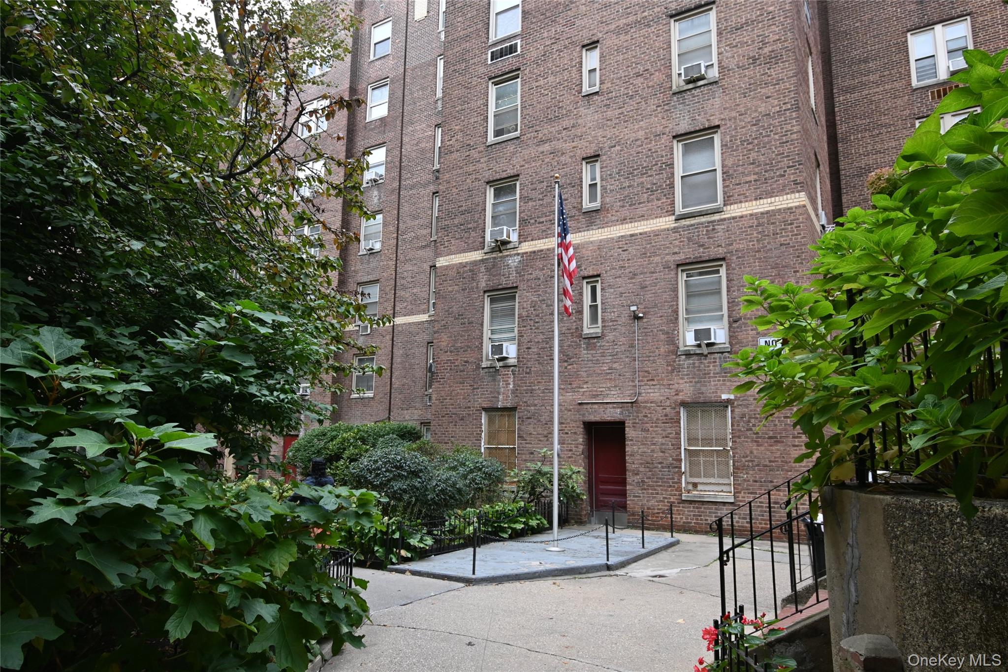 #6 photo, 43-10 48TH Avenue, Woodside , NY 11377