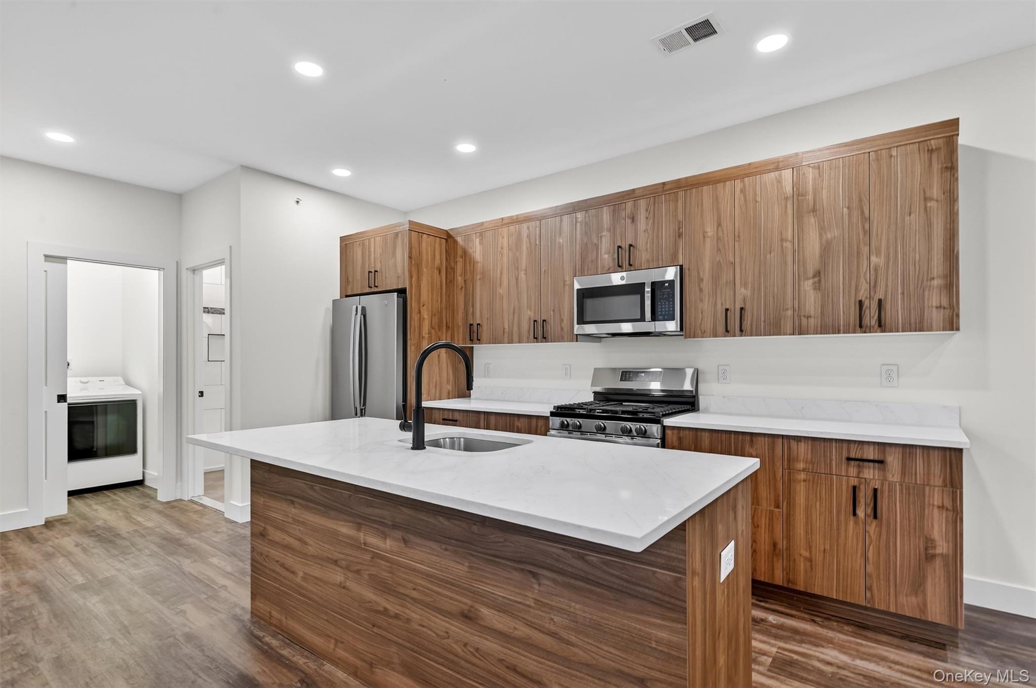 #3 photo, 19 Welling Place (2C), Warwick , NY 10990