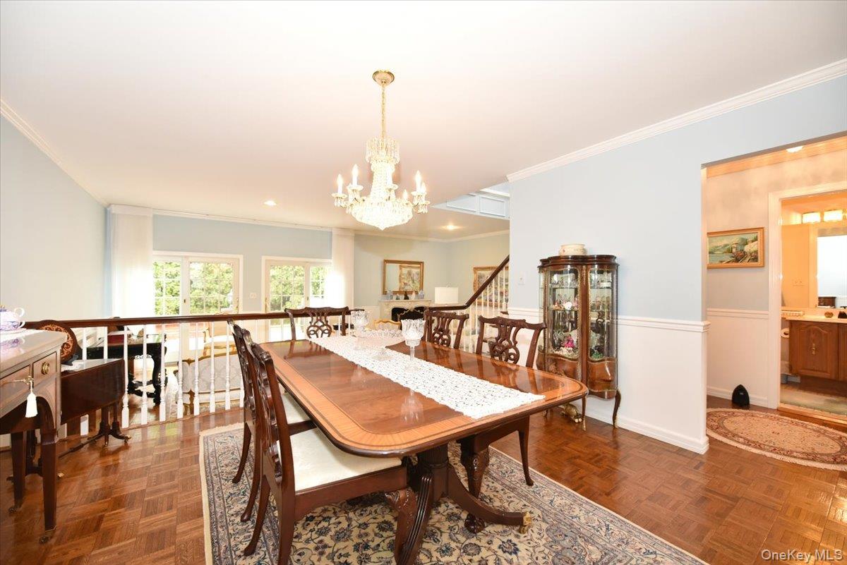 #11 photo, 10 Southgate Circle, Massapequa Park , NY 11762