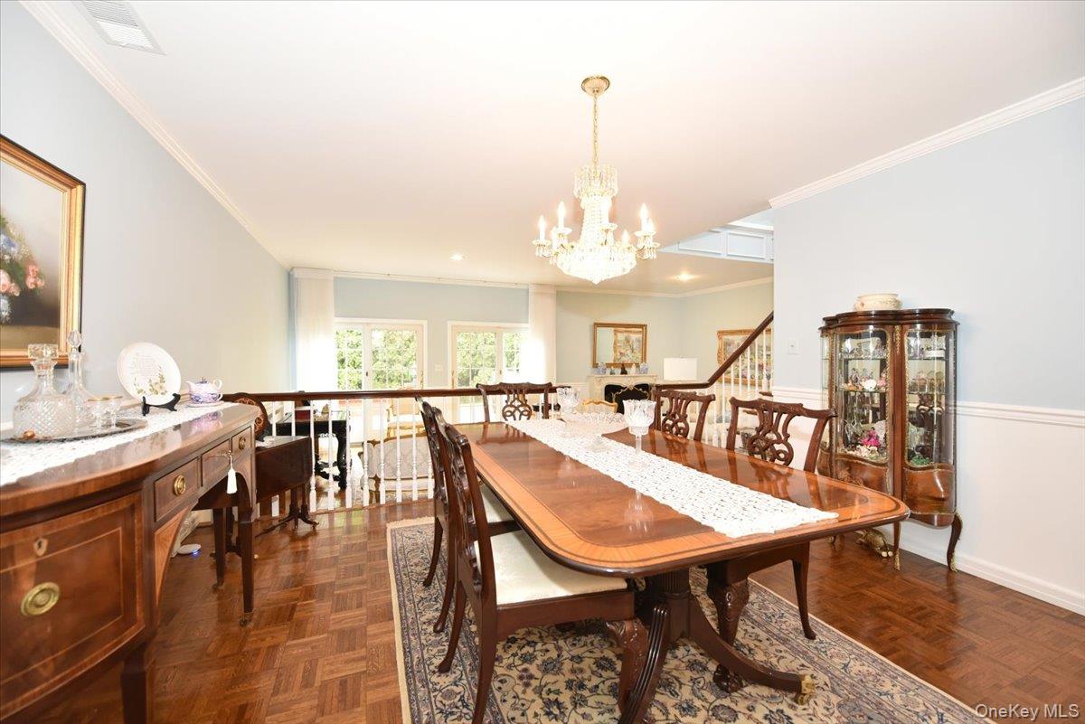 #12 photo, 10 Southgate Circle, Massapequa Park , NY 11762