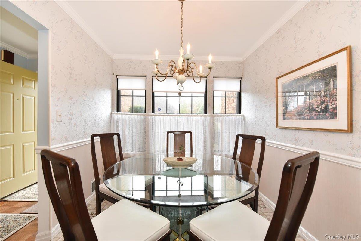 #13 photo, 10 Southgate Circle, Massapequa Park , NY 11762