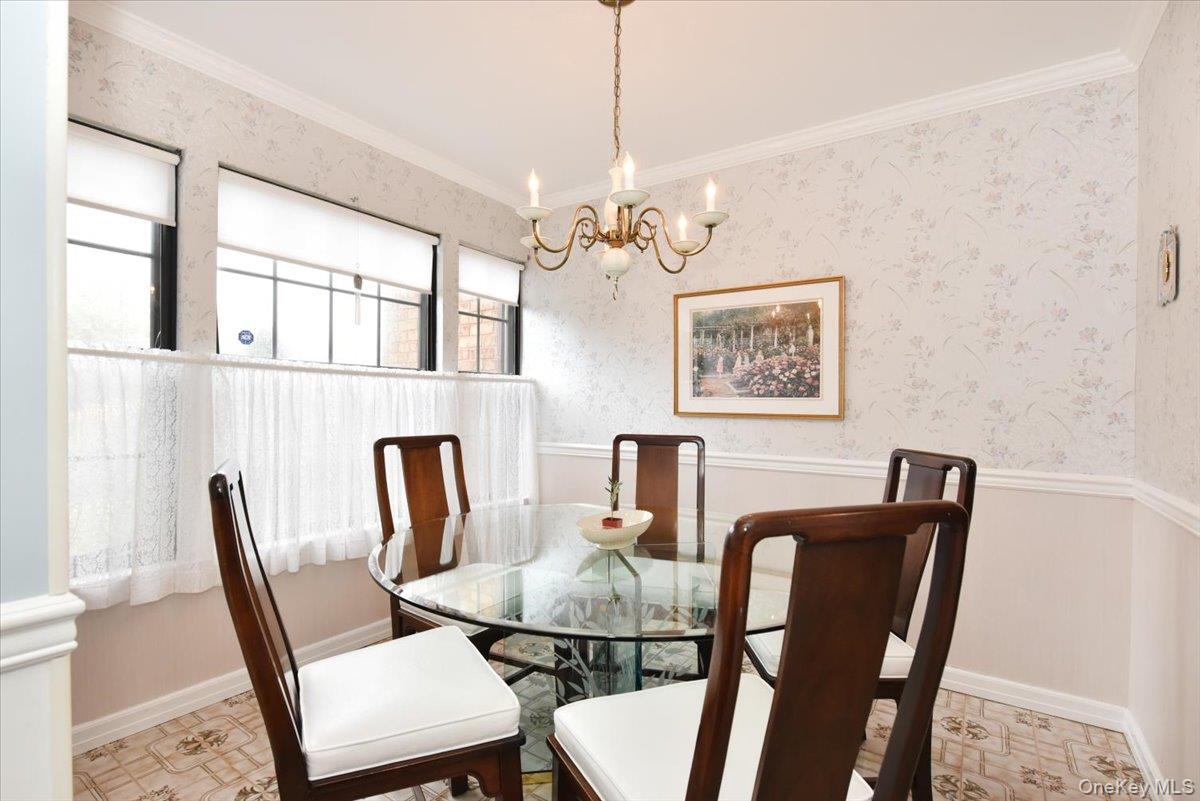 #14 photo, 10 Southgate Circle, Massapequa Park , NY 11762