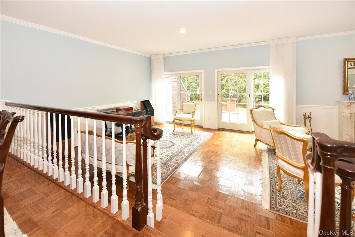 #3 photo, 10 Southgate Circle, Massapequa Park , NY 11762