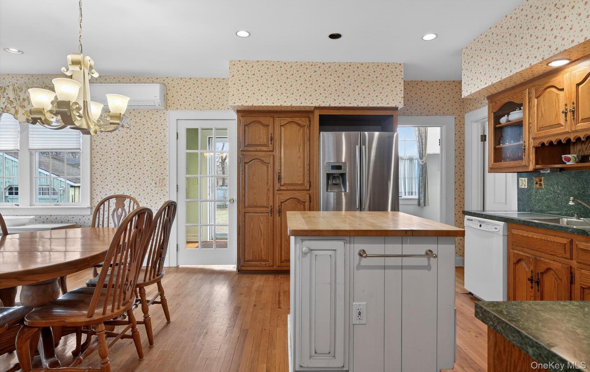 #13 photo, 1174 5th Avenue, East Northport , NY 11731