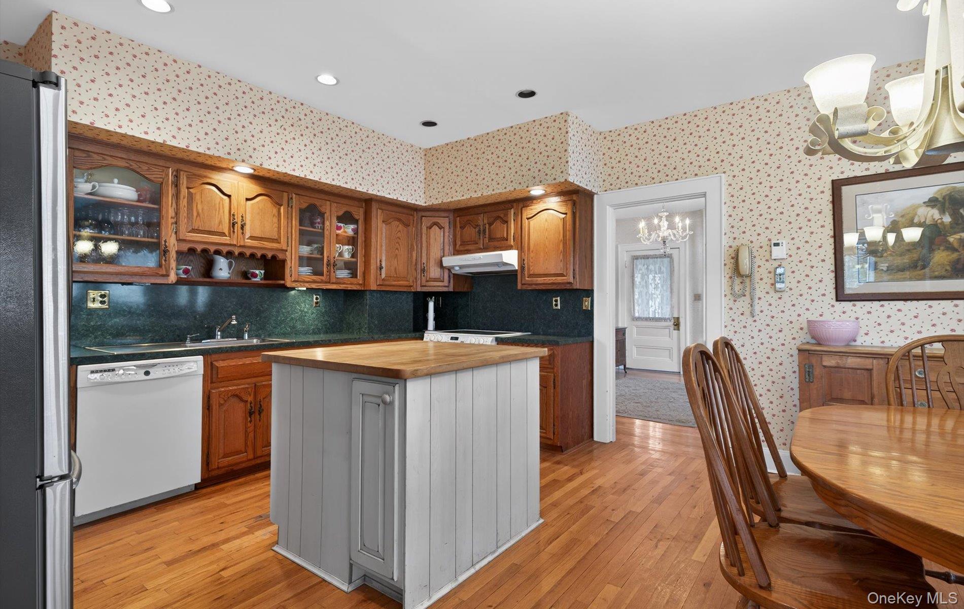 #15 photo, 1174 5th Avenue, East Northport , NY 11731