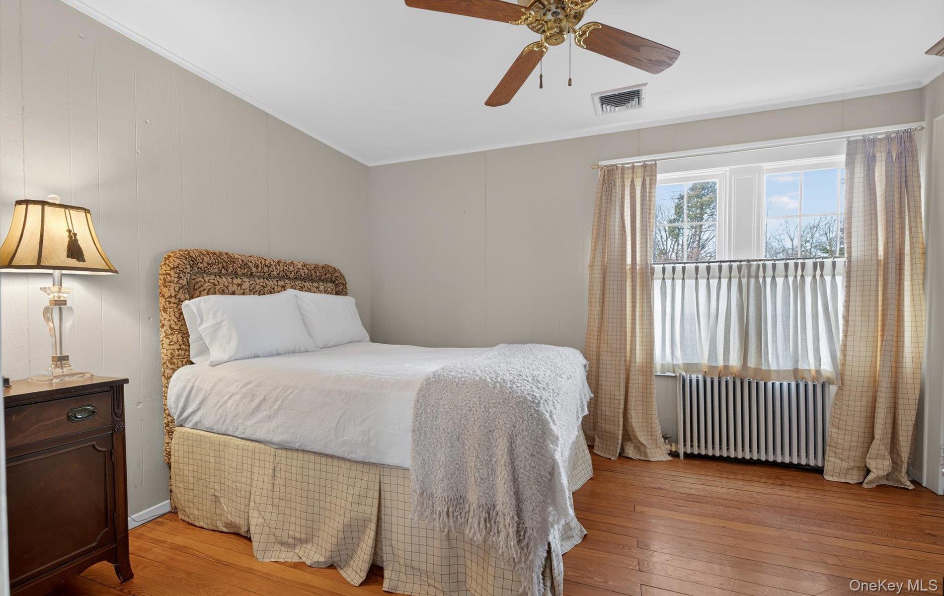 #20 photo, 1174 5th Avenue, East Northport , NY 11731