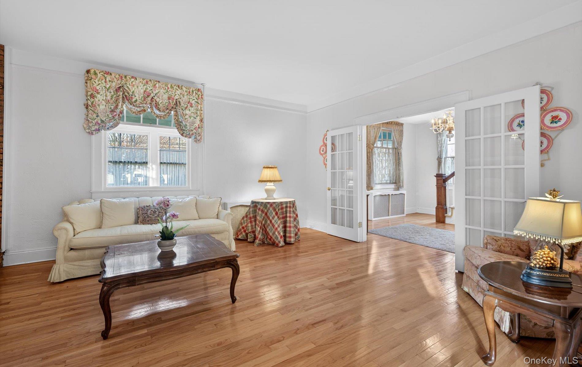 #8 photo, 1174 5th Avenue, East Northport , NY 11731