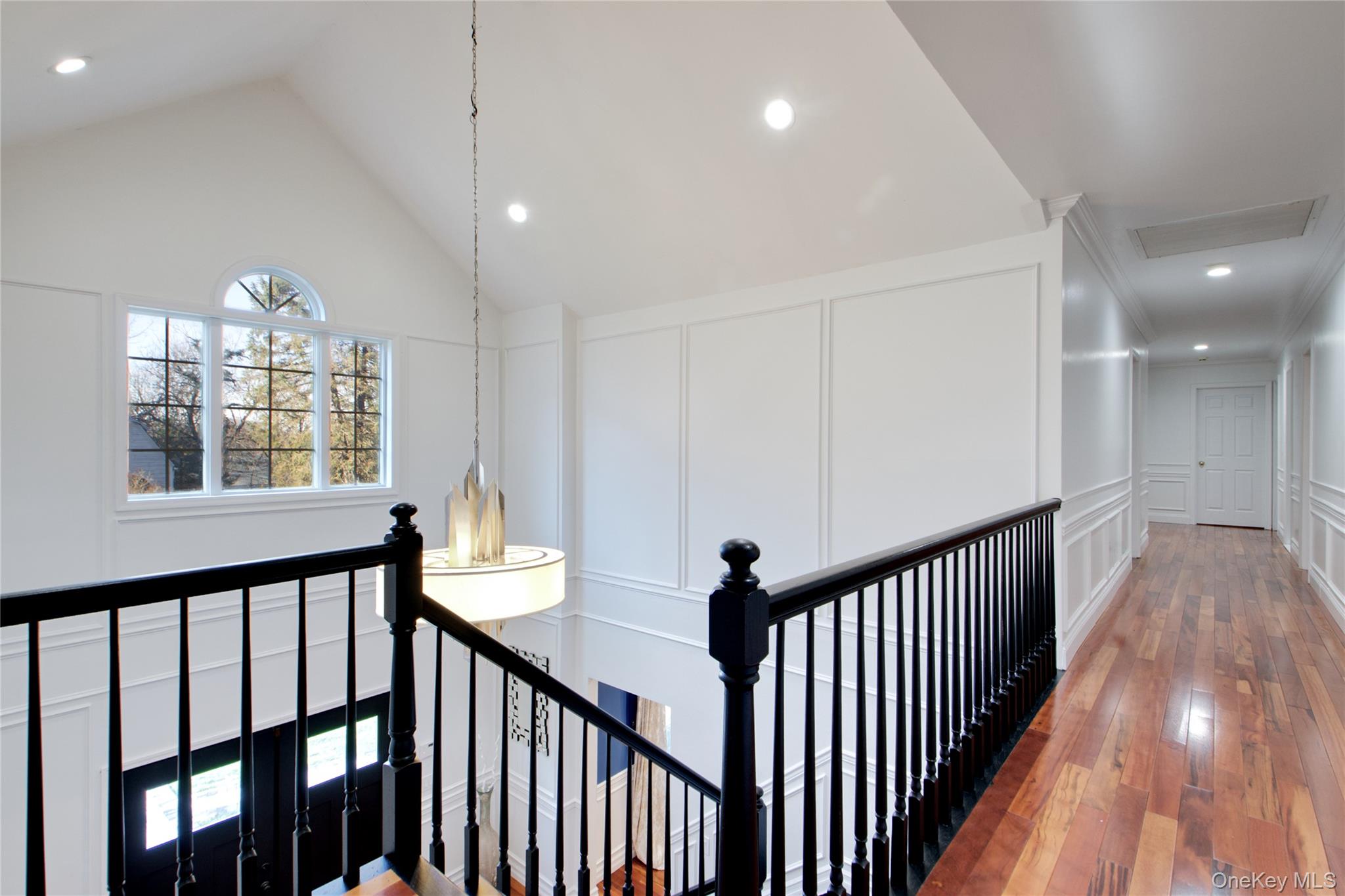 #17 photo, 50 Davis Lane, מחוז נסאו Roslyn , NY 11576