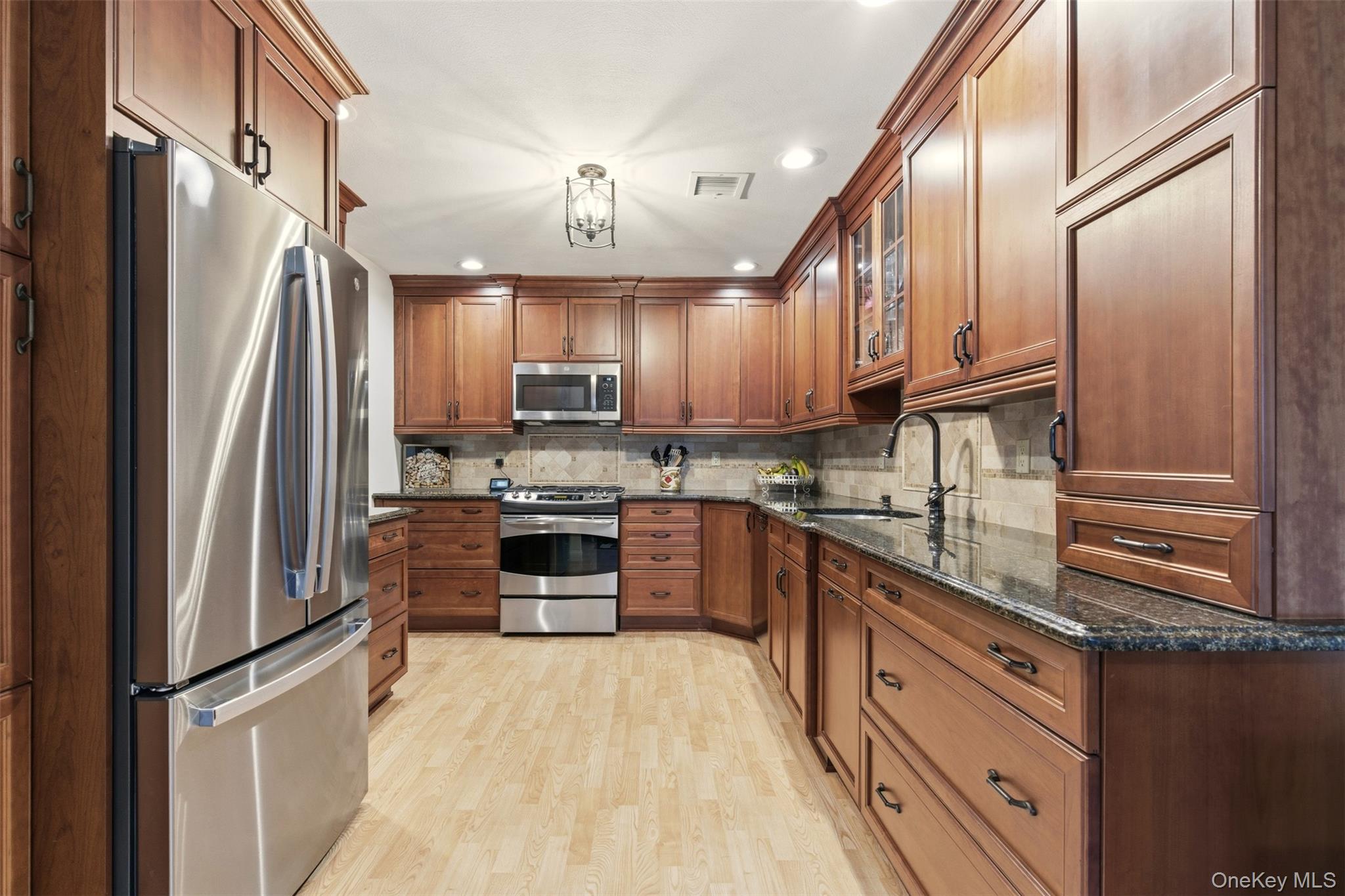 #6 photo, 11 Indian Trace, سوفولك Kings Park , NY 11754