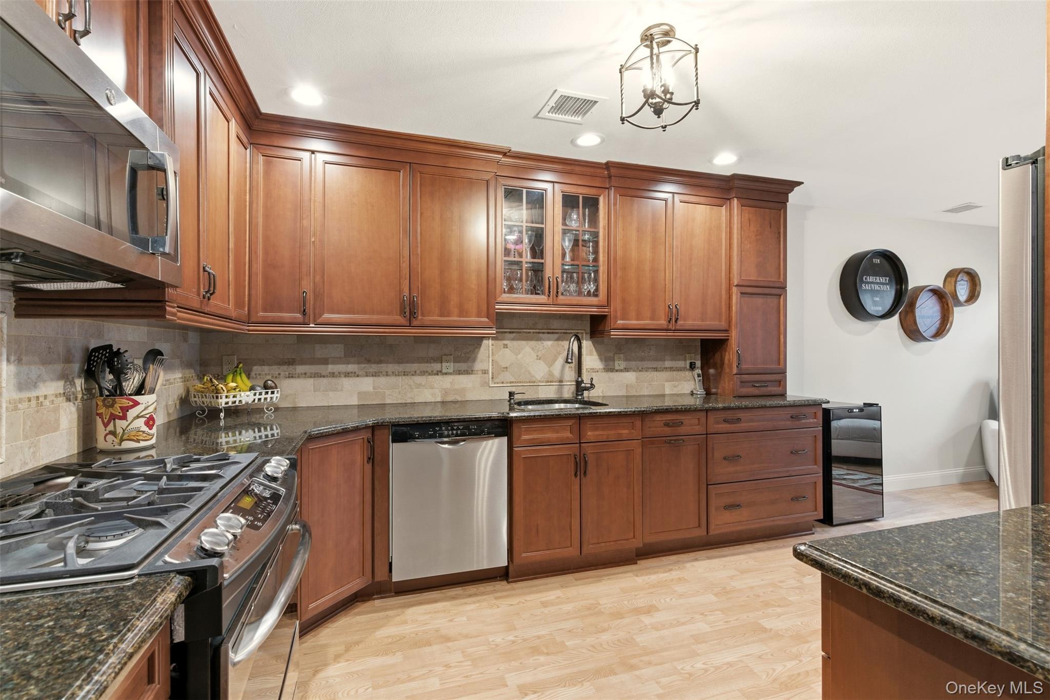 #8 photo, 11 Indian Trace, سوفولك Kings Park , NY 11754