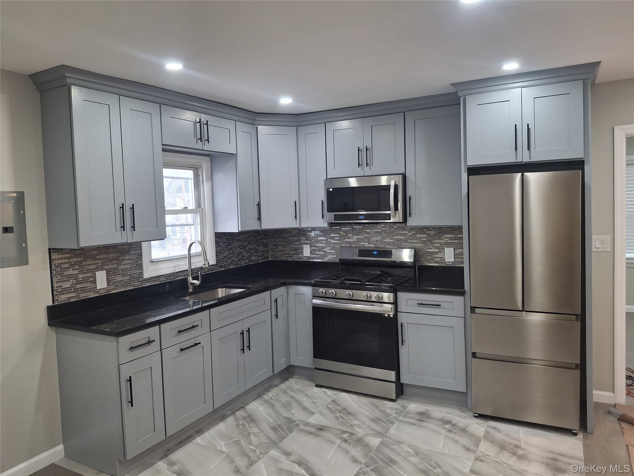 #1 photo, 19414 115th Road, 皇后区 Saint Albans , NY 11412