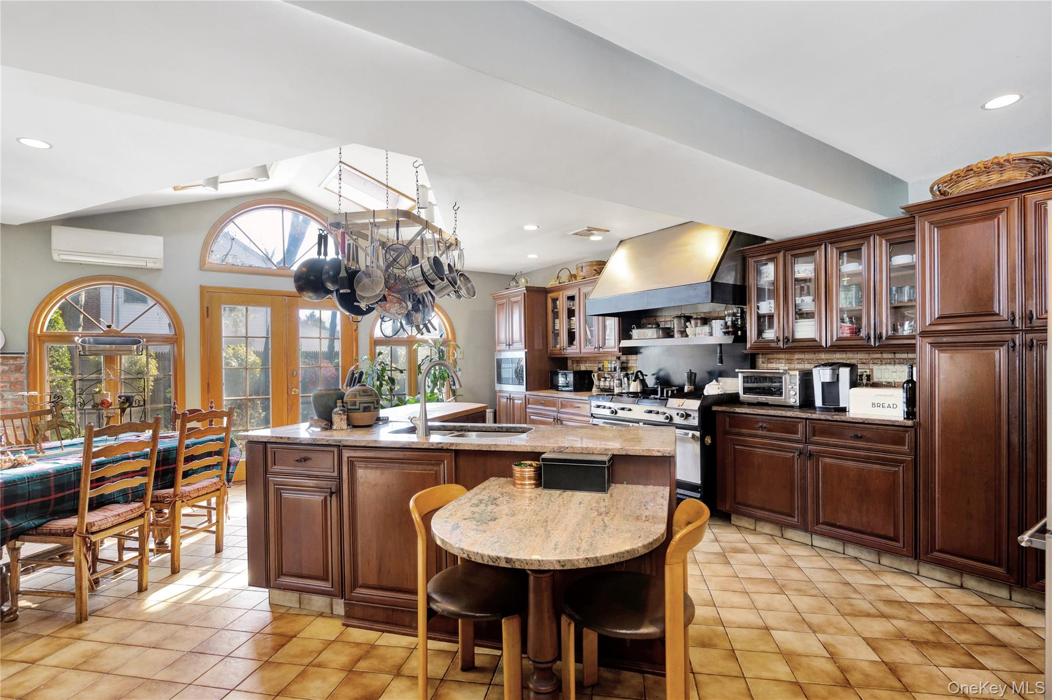 #13 photo, 164 Waverly Avenue, East Rockaway , NY 11518