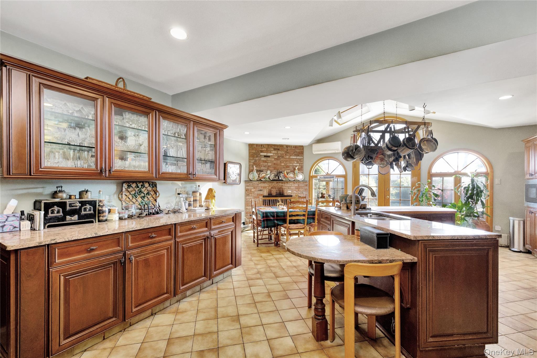 #14 photo, 164 Waverly Avenue, East Rockaway , NY 11518