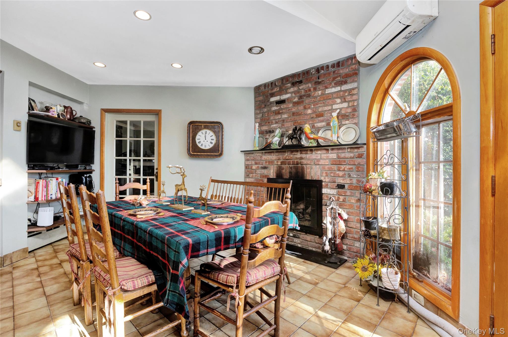 #18 photo, 164 Waverly Avenue, East Rockaway , NY 11518