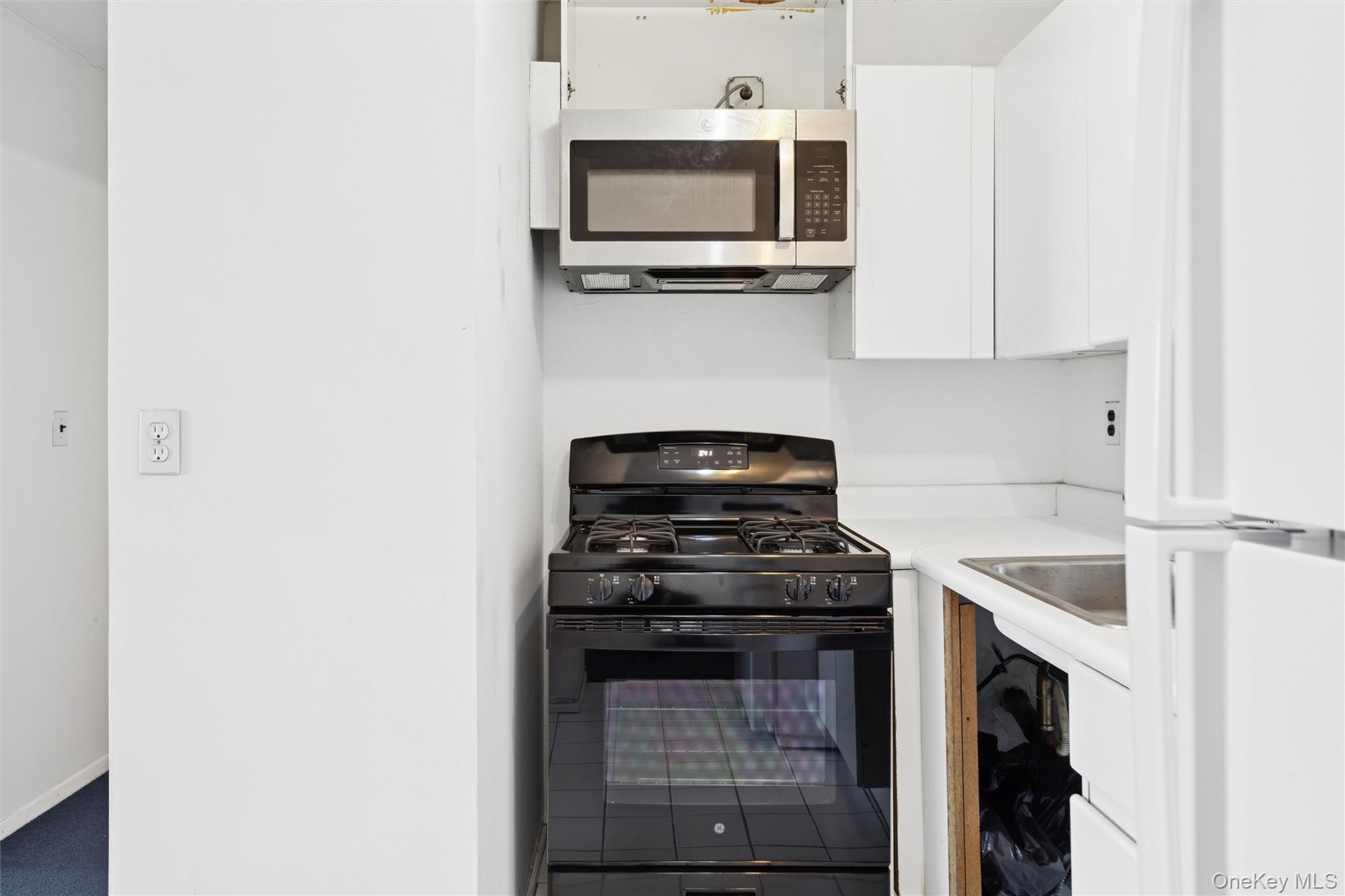 #8 photo, 97-12 63rd Drive, 皇后区 雷哥公园 Rego Park , NY 11374