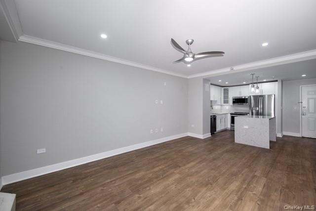 #4 photo, 1100 Avalon Street, नासाउ काउंटी Glen Cove , NY 11542