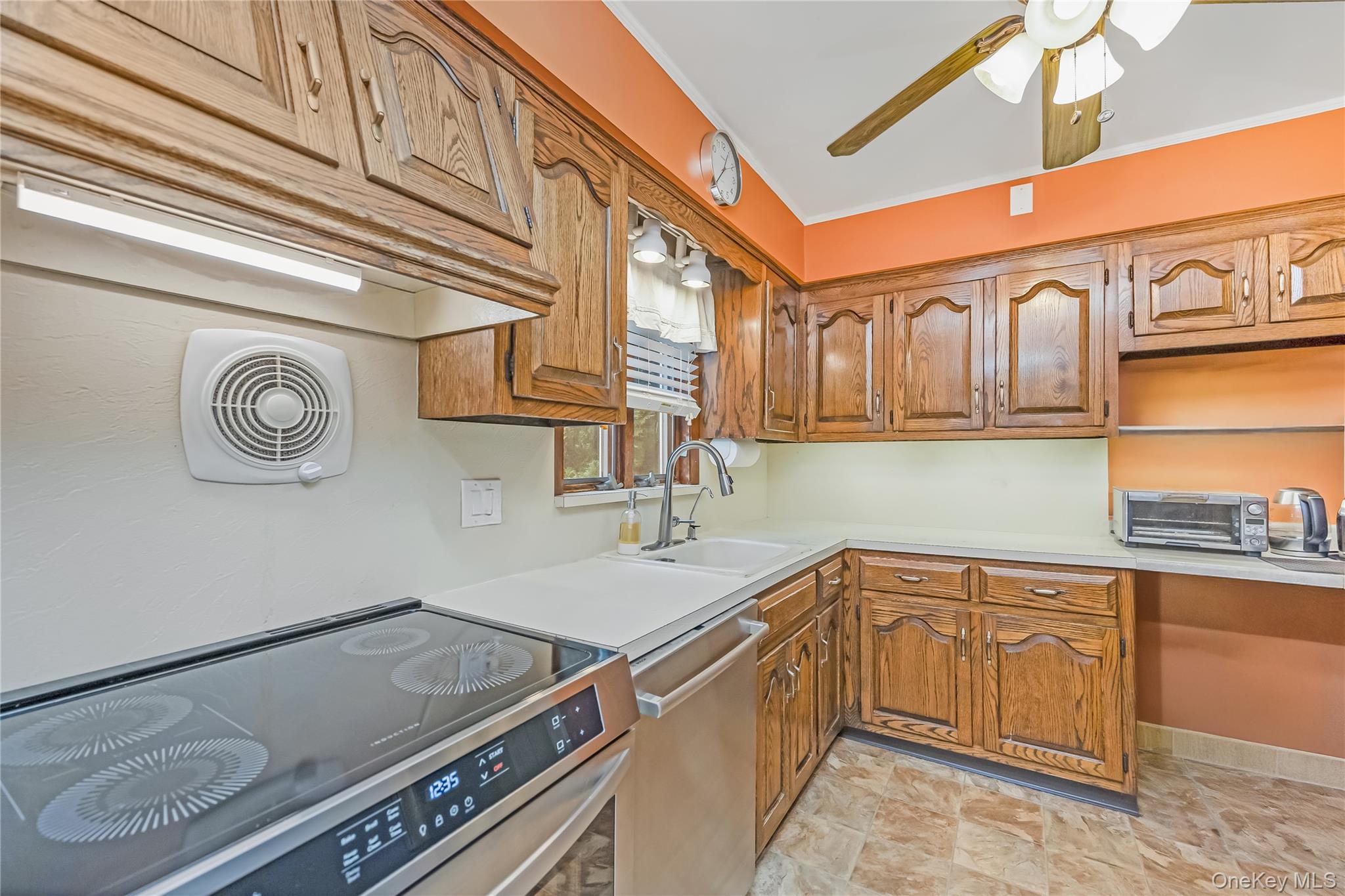 #11 photo, 10 Roxbury Street, Farmingdale , NY 11735