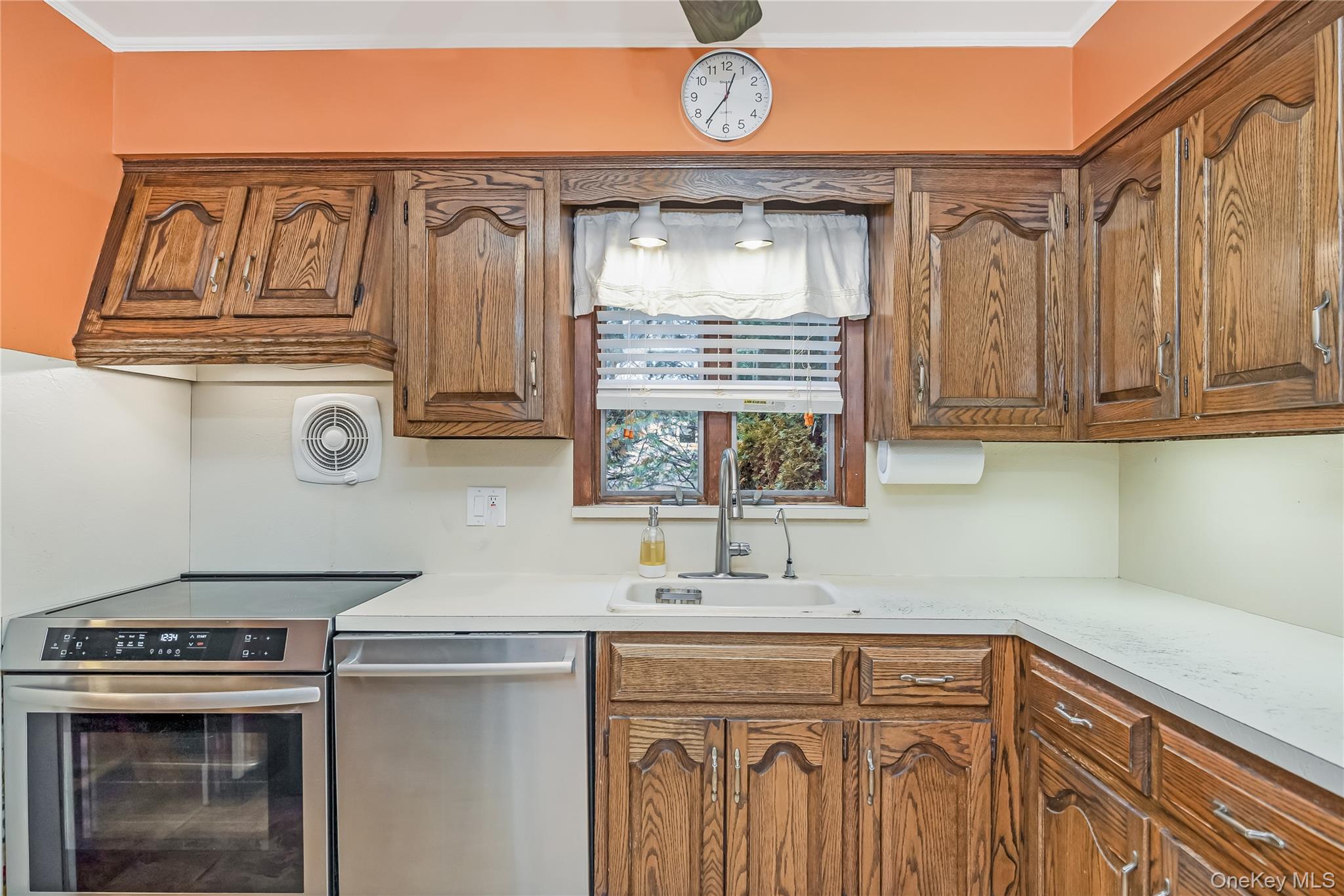 #12 photo, 10 Roxbury Street, Farmingdale , NY 11735