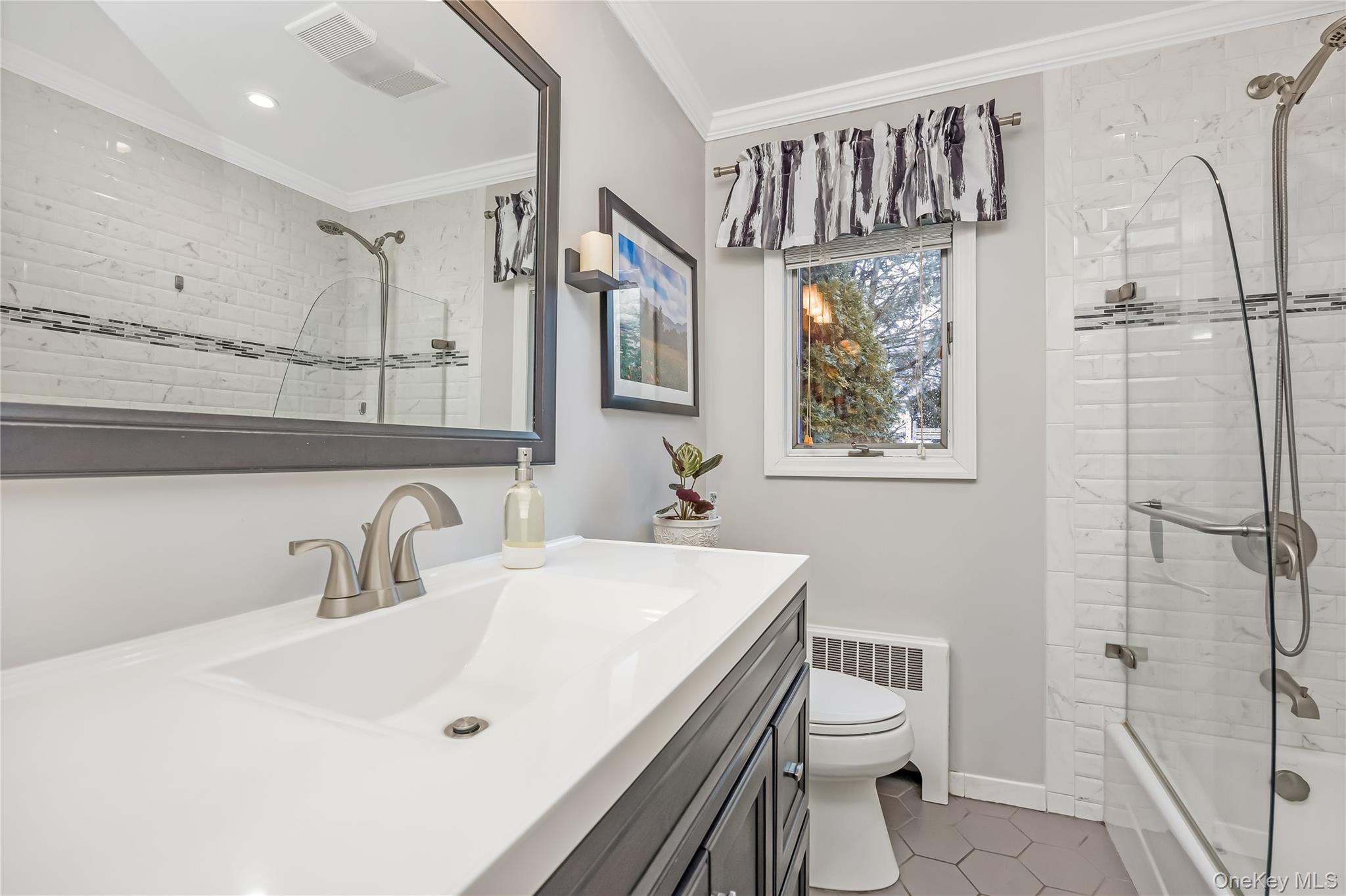 #17 photo, 10 Roxbury Street, Farmingdale , NY 11735