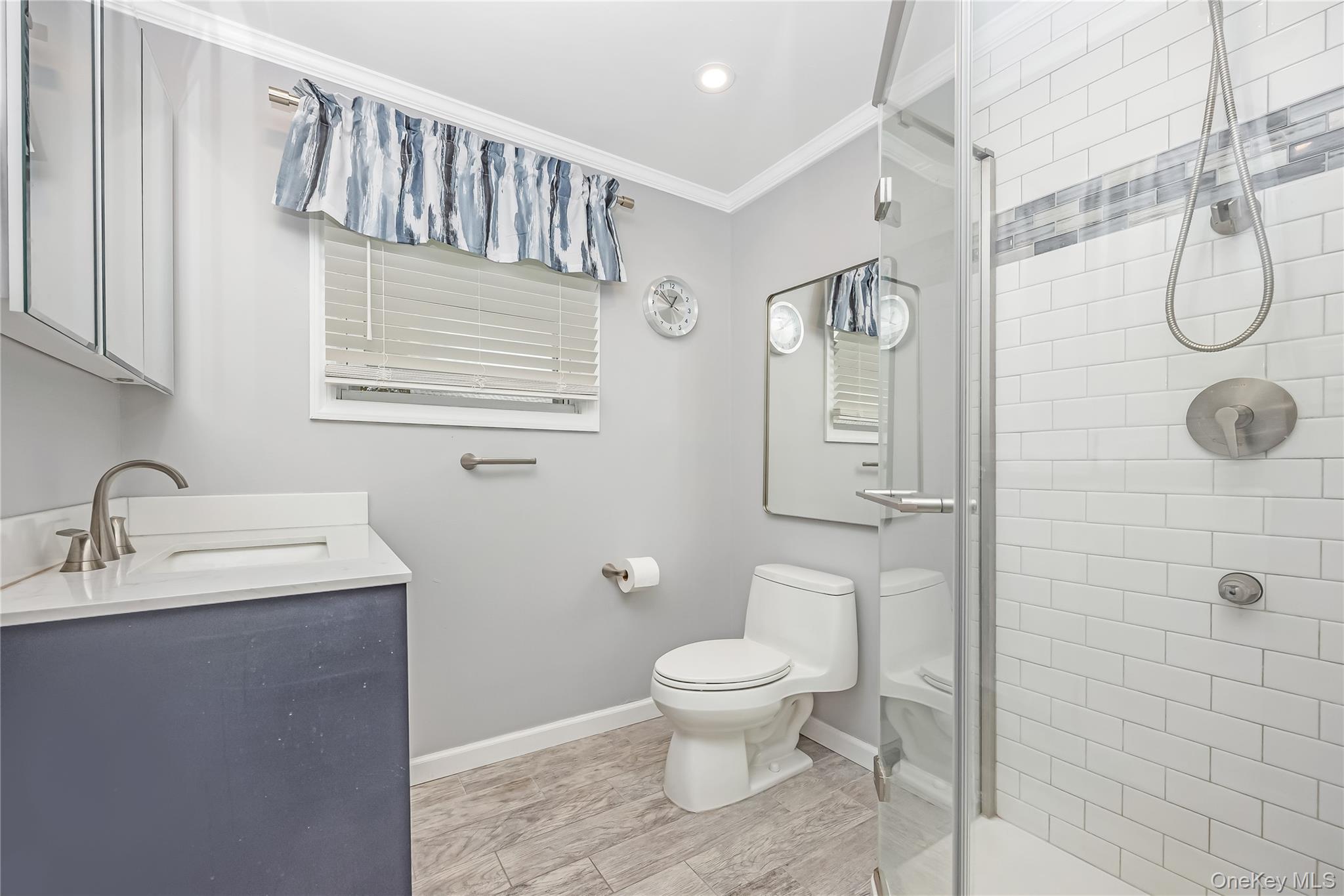 #18 photo, 10 Roxbury Street, Farmingdale , NY 11735