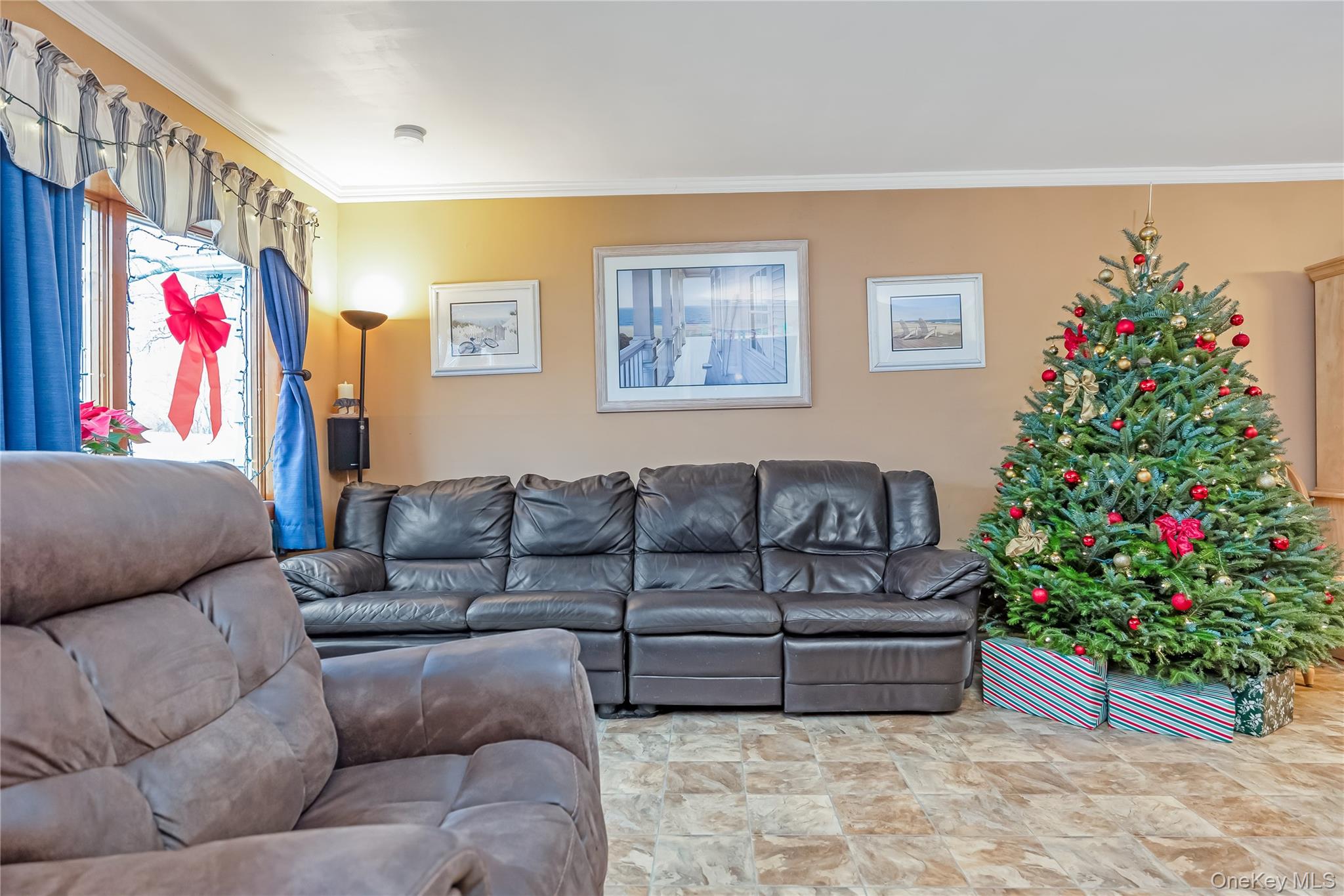 #5 photo, 10 Roxbury Street, Farmingdale , NY 11735