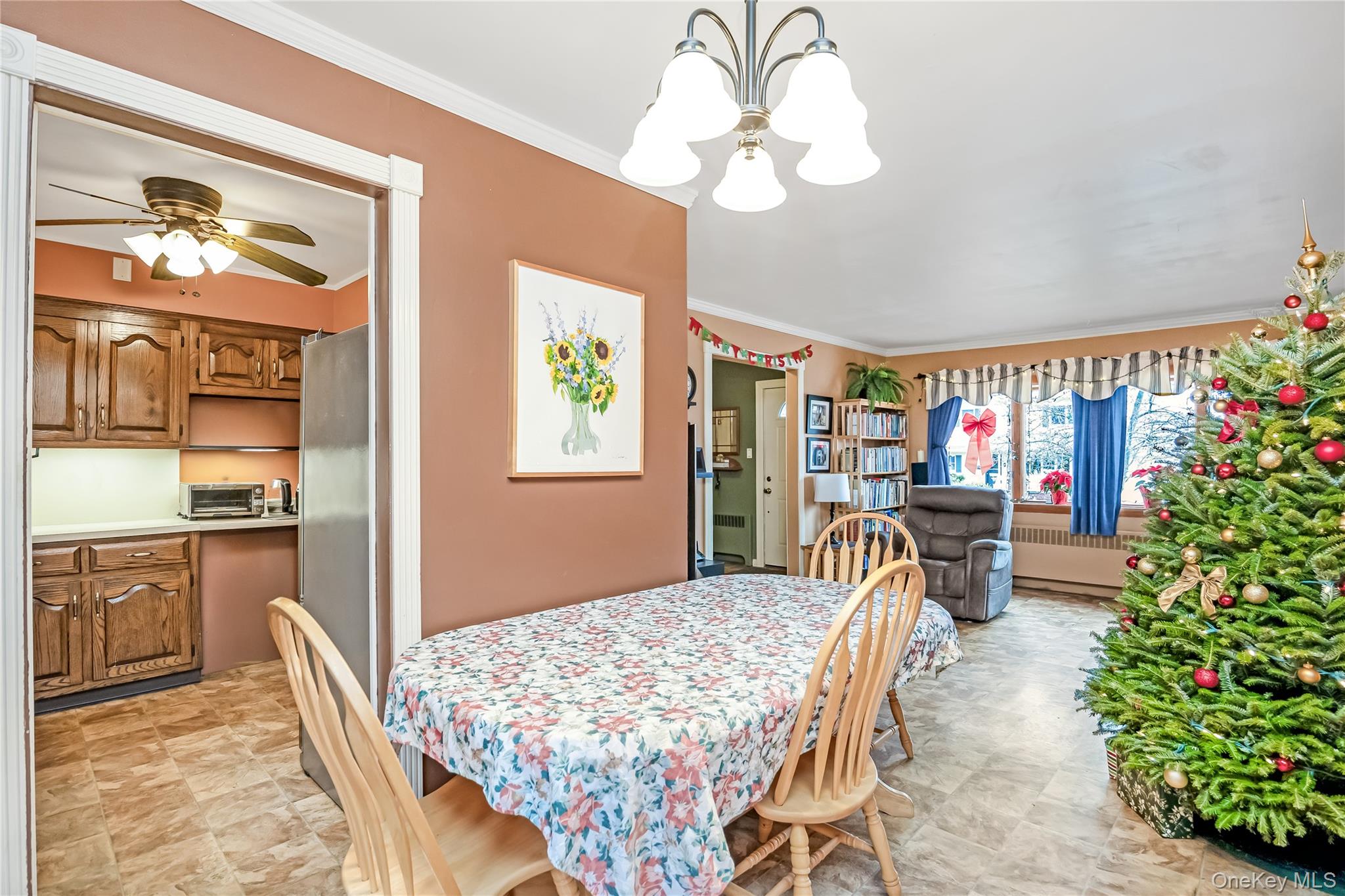 #9 photo, 10 Roxbury Street, Farmingdale , NY 11735