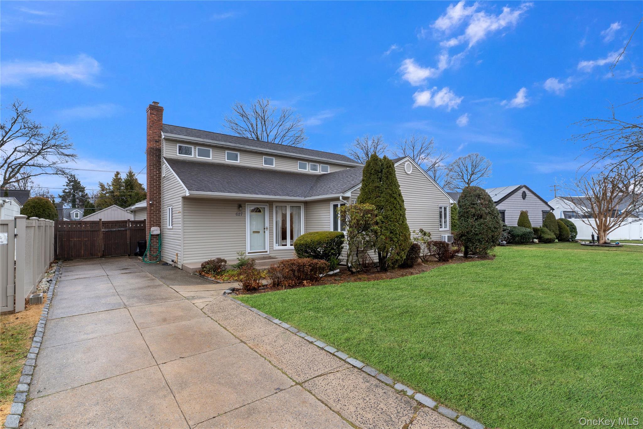 #2 photo, 627 Buxton Avenue, नासाउ काउंटी West Hempstead , NY 11552