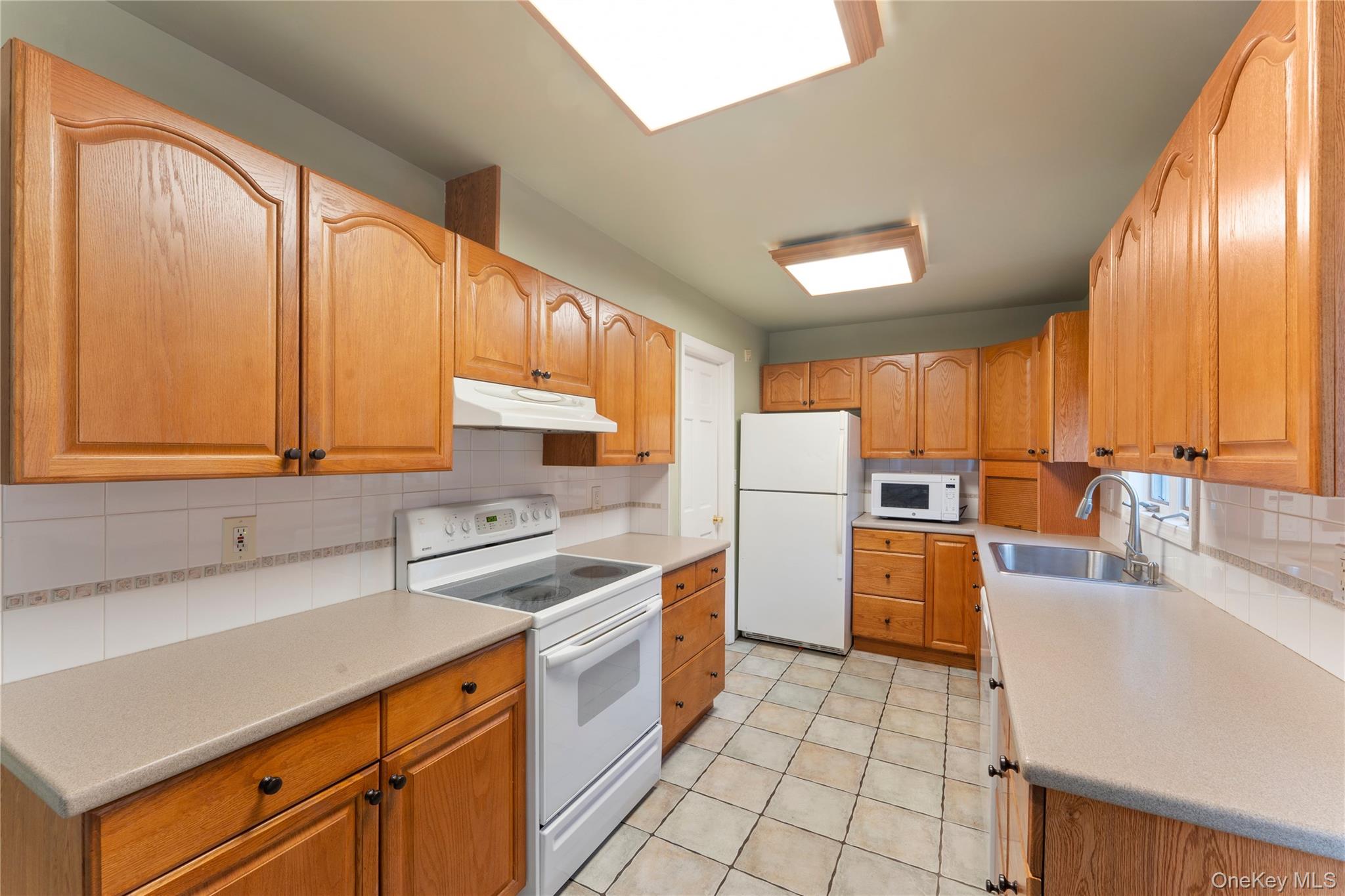 #6 photo, 627 Buxton Avenue, नासाउ काउंटी West Hempstead , NY 11552