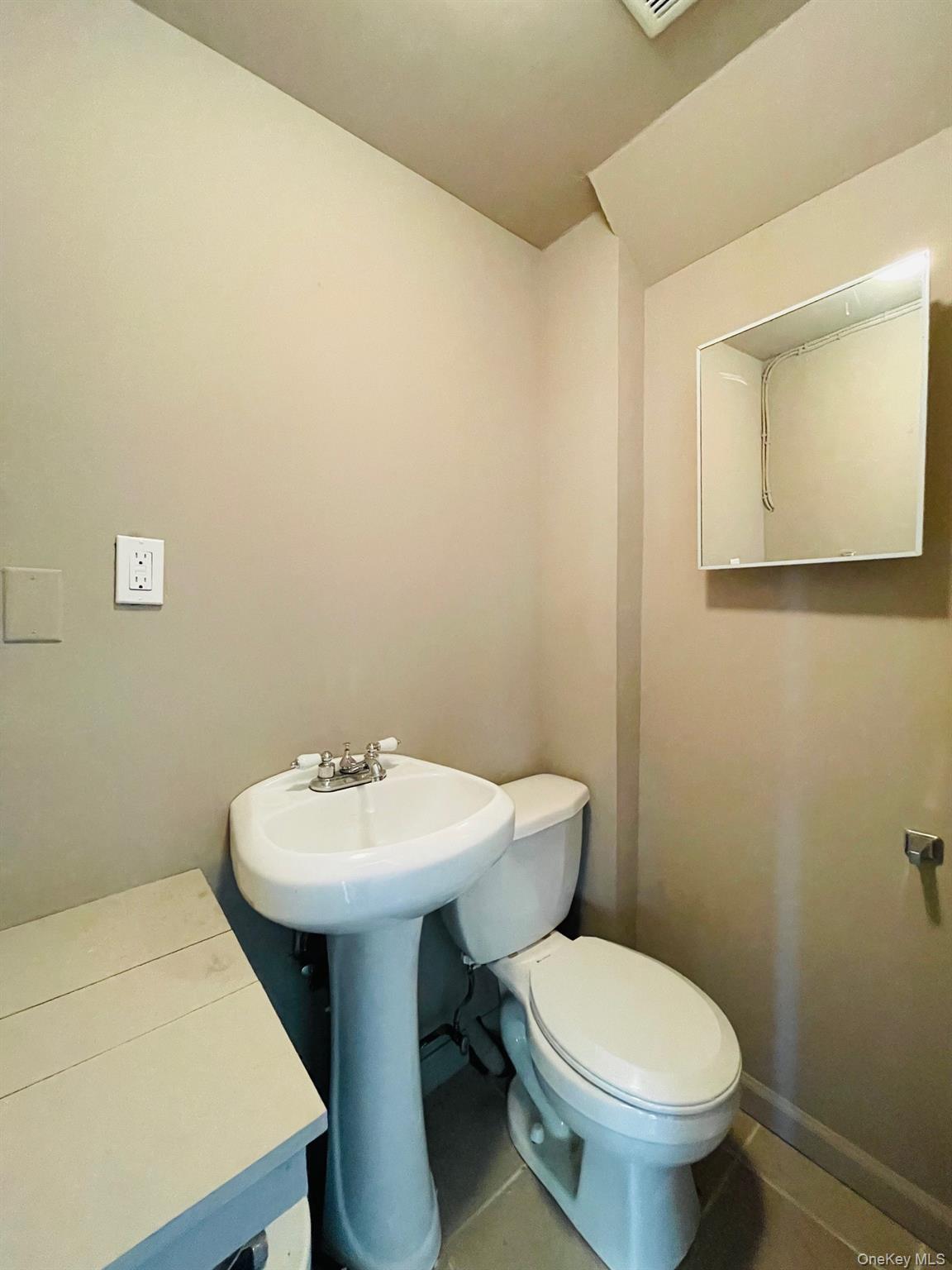 #5 photo, 12 Gillette Avenue, Sayville , NY 11782