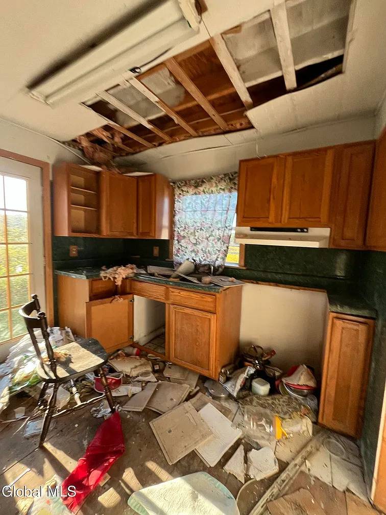 #8 photo, 1296 State Highway 162, Sprakers , NY 12166