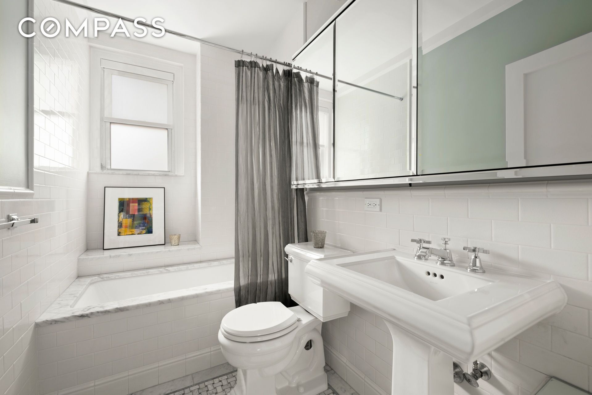 #9 photo, 242 E 19th Street, 맨해튼 Gramercy Park , NY 10003