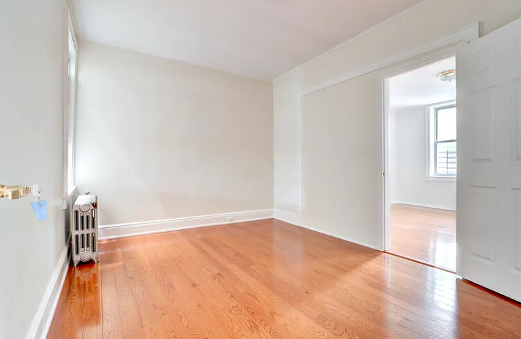 #4 photo, 71-41 68TH Street, Glendale , NY 11385