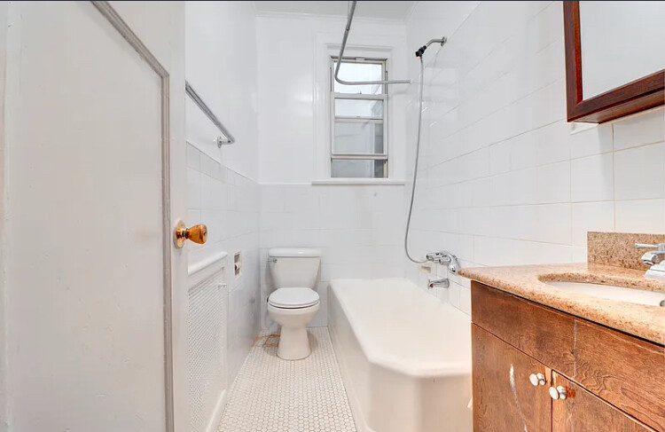 #8 photo, 71-41 68TH Street, Glendale , NY 11385