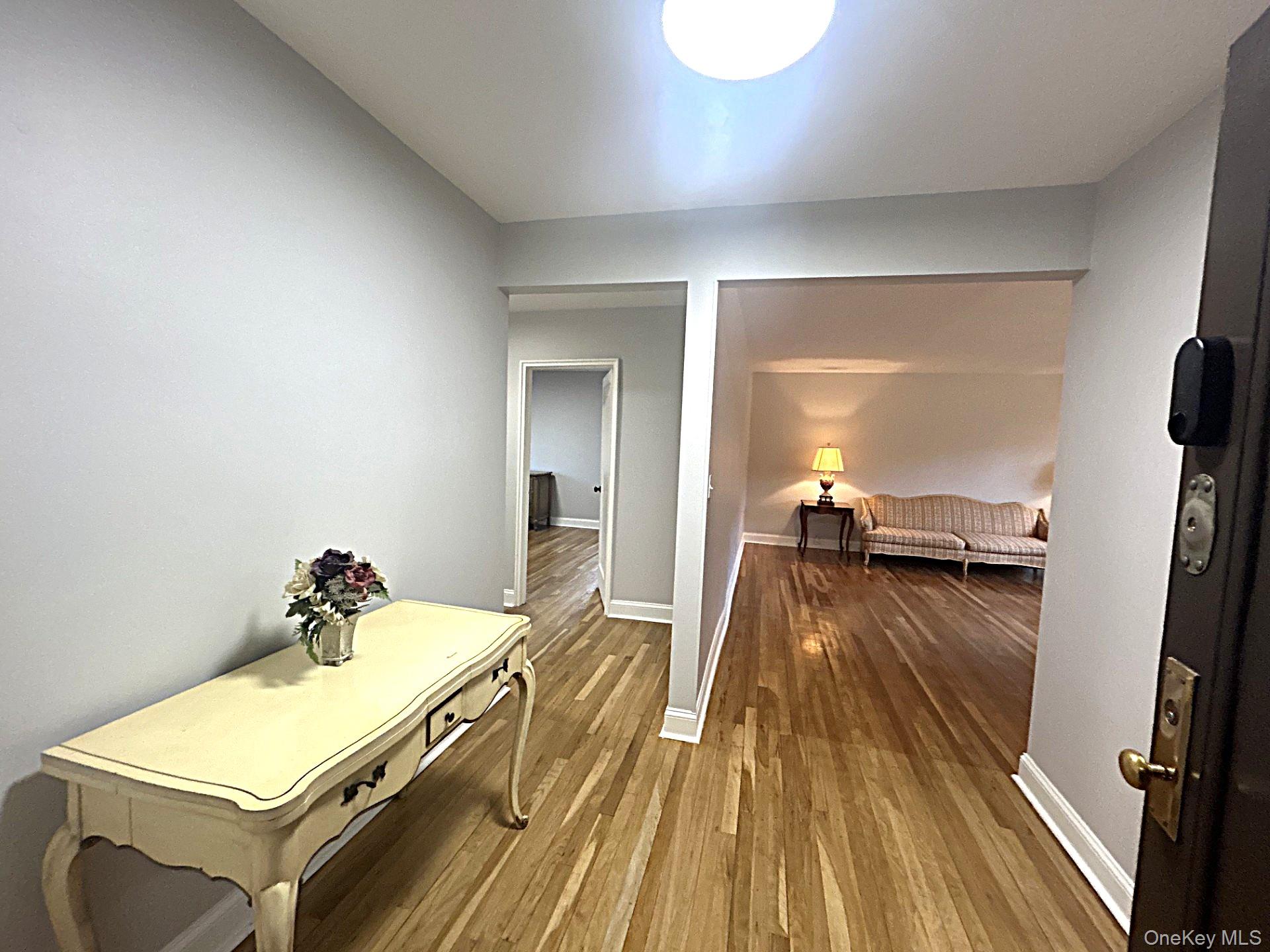 #4 photo, 70 Lawrence Court, 纽约州 White Plains , NY 10603