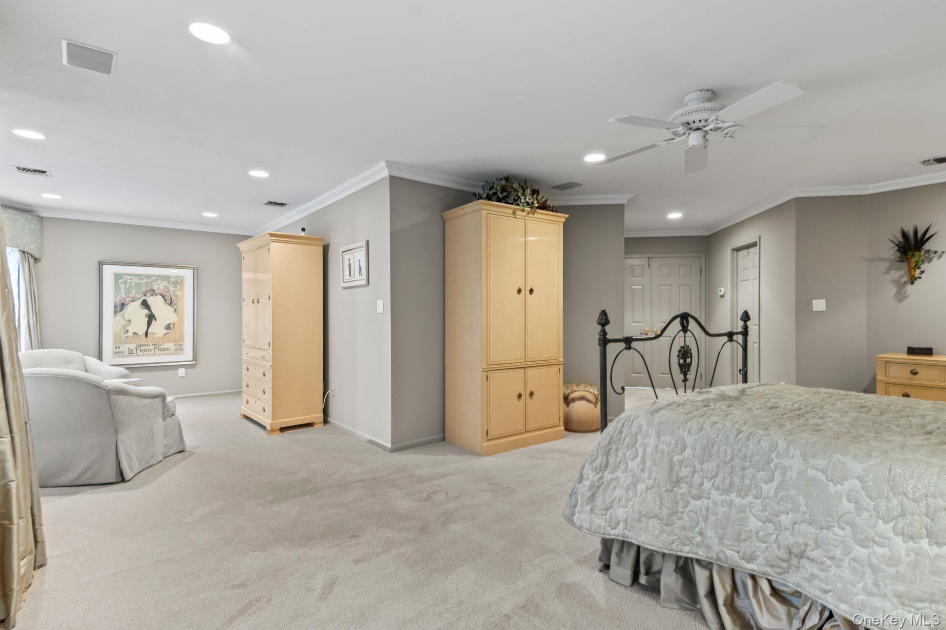 #18 photo, 77 The Woods, سوفولك Commack , NY 11725