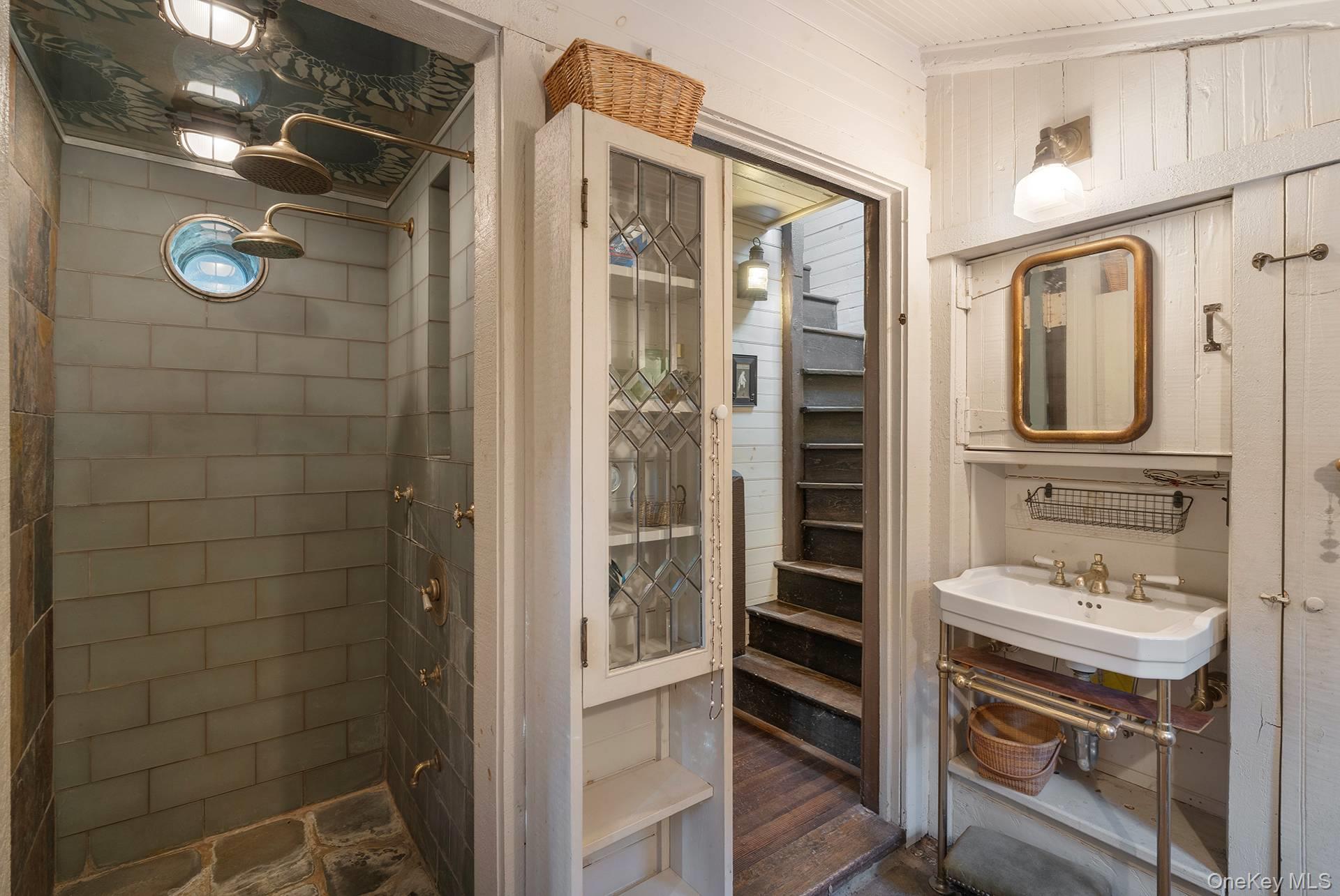 #17 photo, 10 John Street, سوفولك Southampton , NY 11968