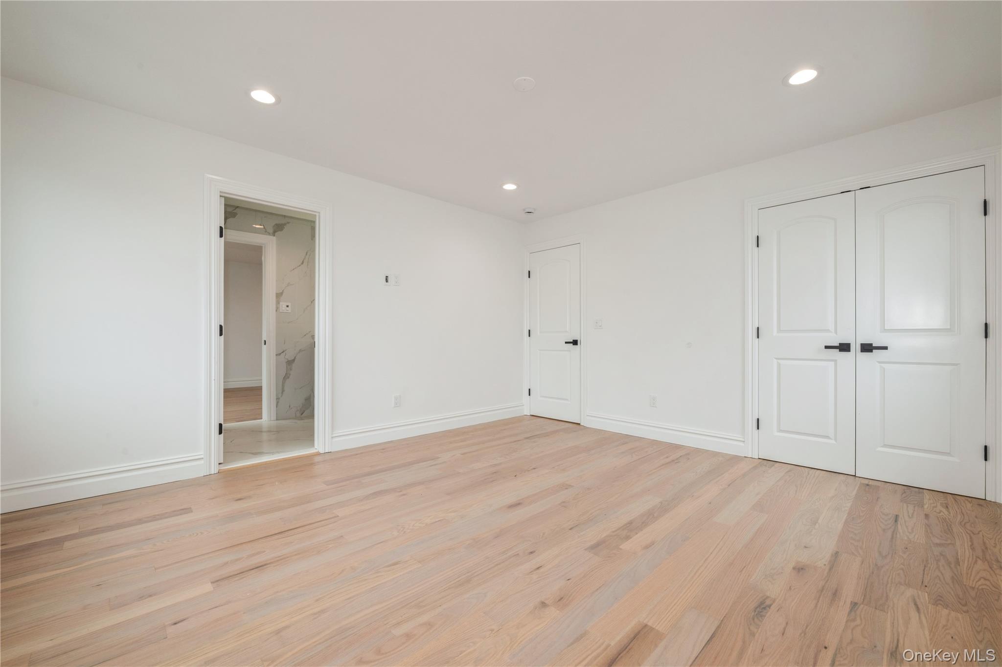 #14 photo, 17 East Avenue, 롱 아일랜드 Hicksville , NY 11801