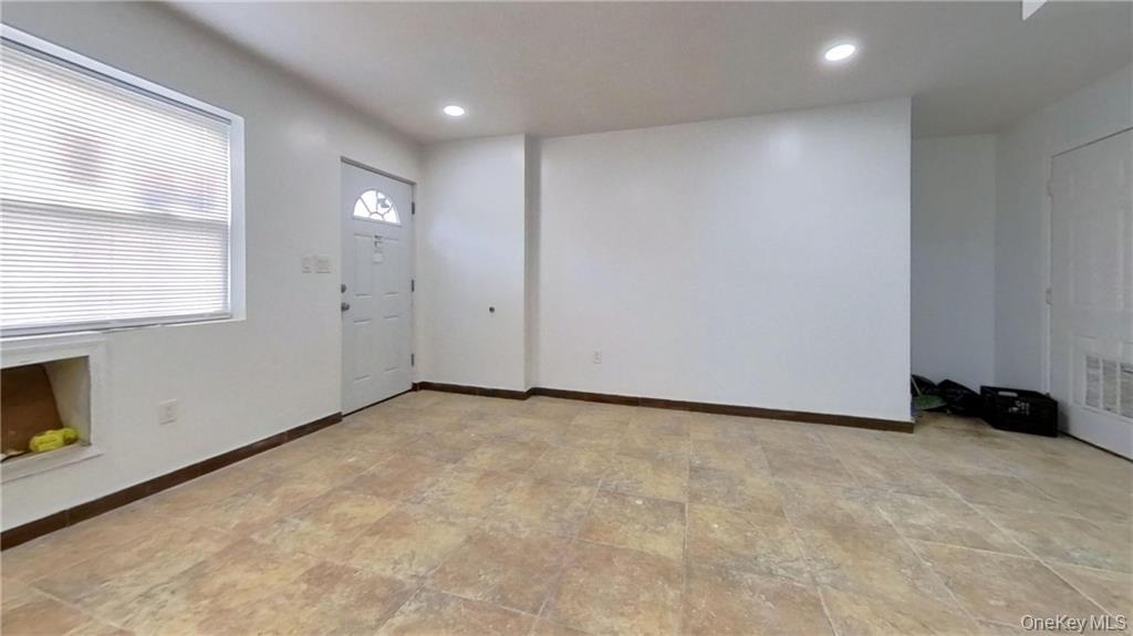 #10 photo, 2409 Brookhaven Avenue, Куинс ‖ Far Rockaway , NY 11691