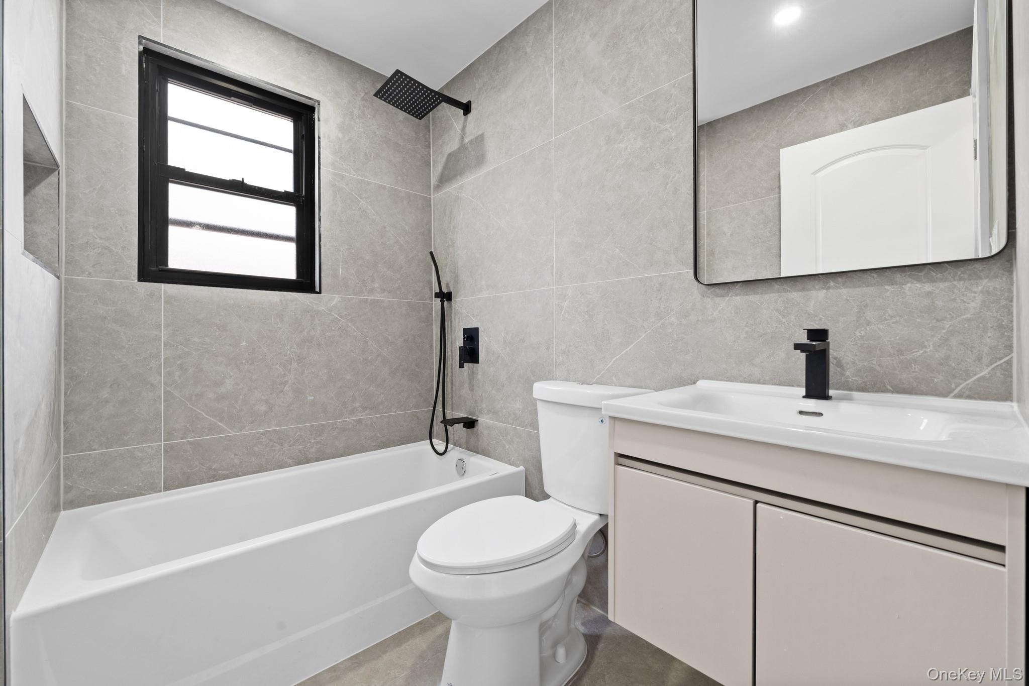 #11 photo, 19311 120th Avenue, कुईंस Saint Albans , NY 11412