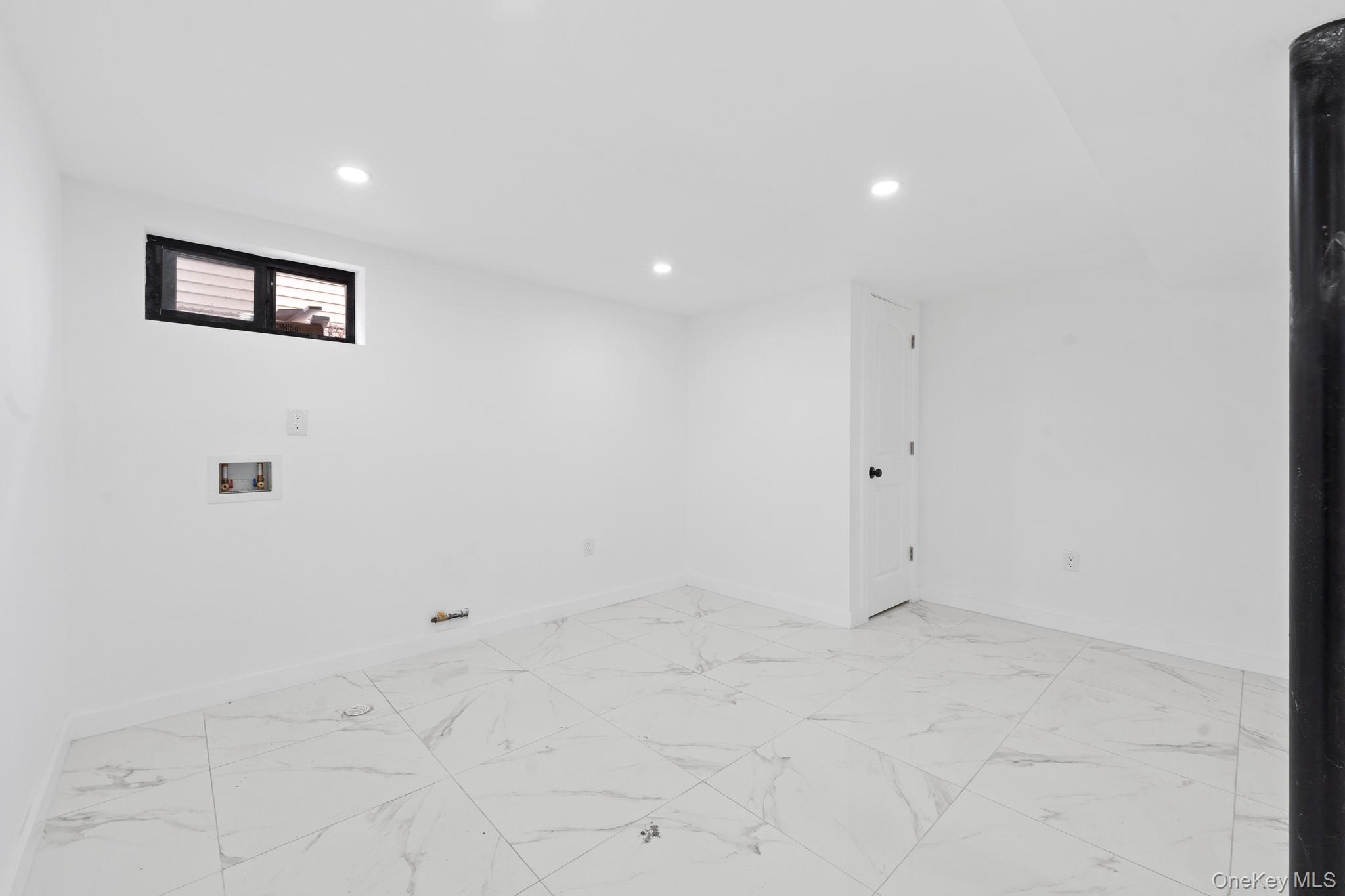 #13 photo, 19311 120th Avenue, कुईंस Saint Albans , NY 11412