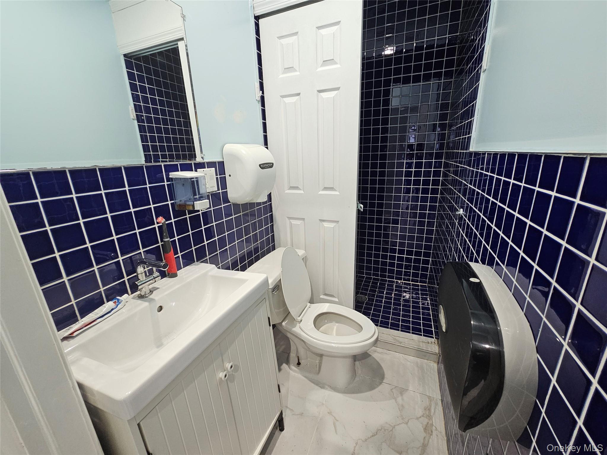 #4 photo, 3526 31st Street, Astoria , NY 11106